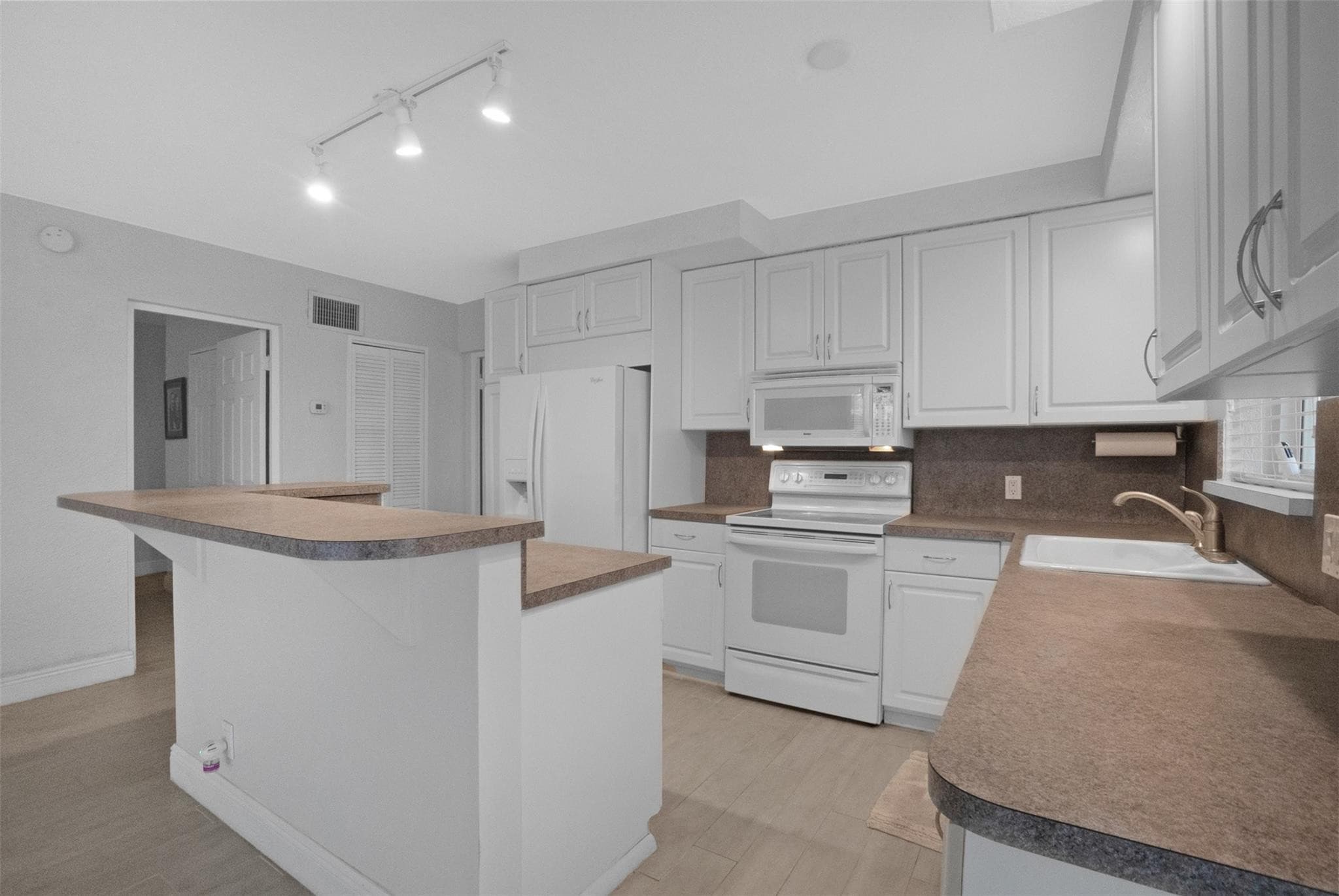 1000 SE 4th Street 127, Fort Lauderdale, FL 33301 — photo 13 of 47
