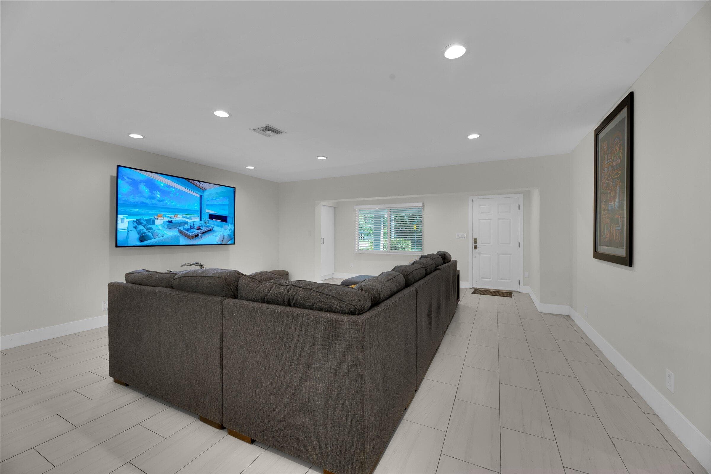 2633 NE 3rd Avenue, Wilton Manors, FL 33334 — photo 7 of 55