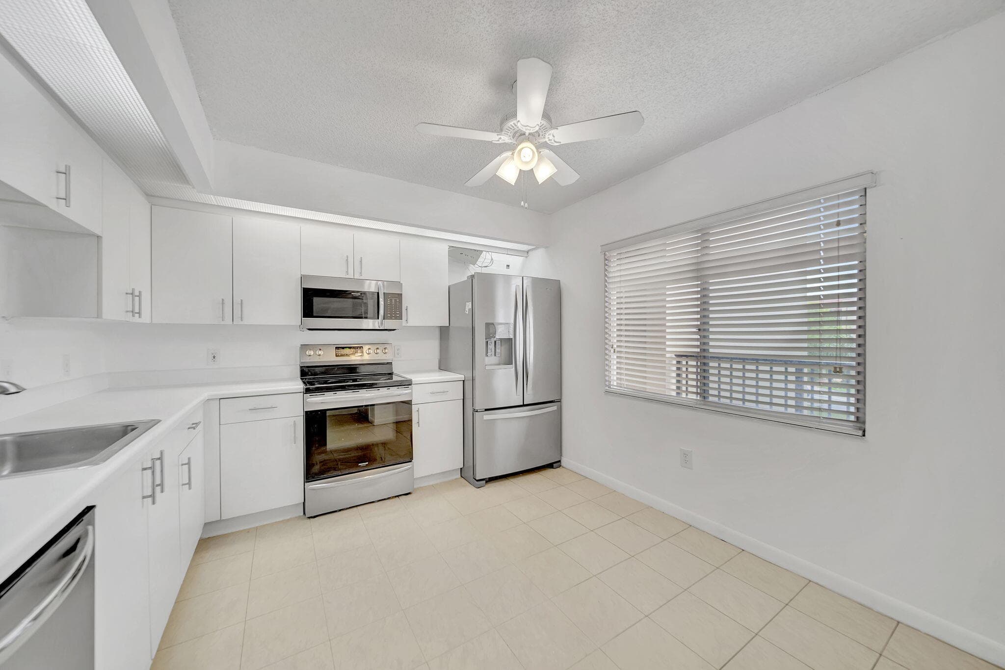 801 SW 141st Avenue 306o, Pembroke Pines, FL 33027 — photo 6 of 58