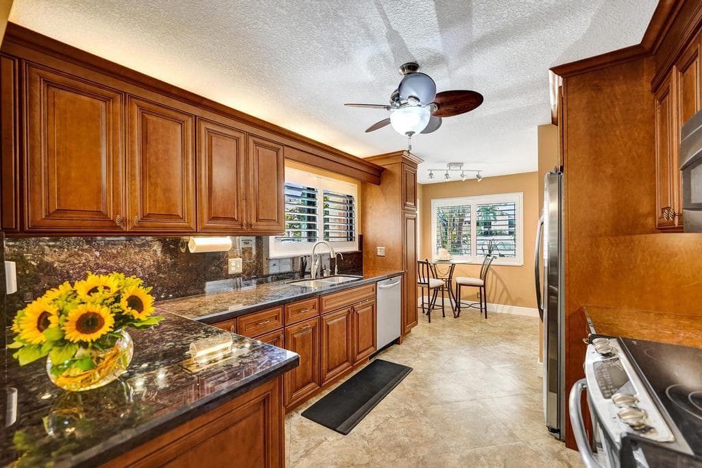 2210 SW 92nd Terrace 2702, Davie, FL 33324 — photo 27 of 89