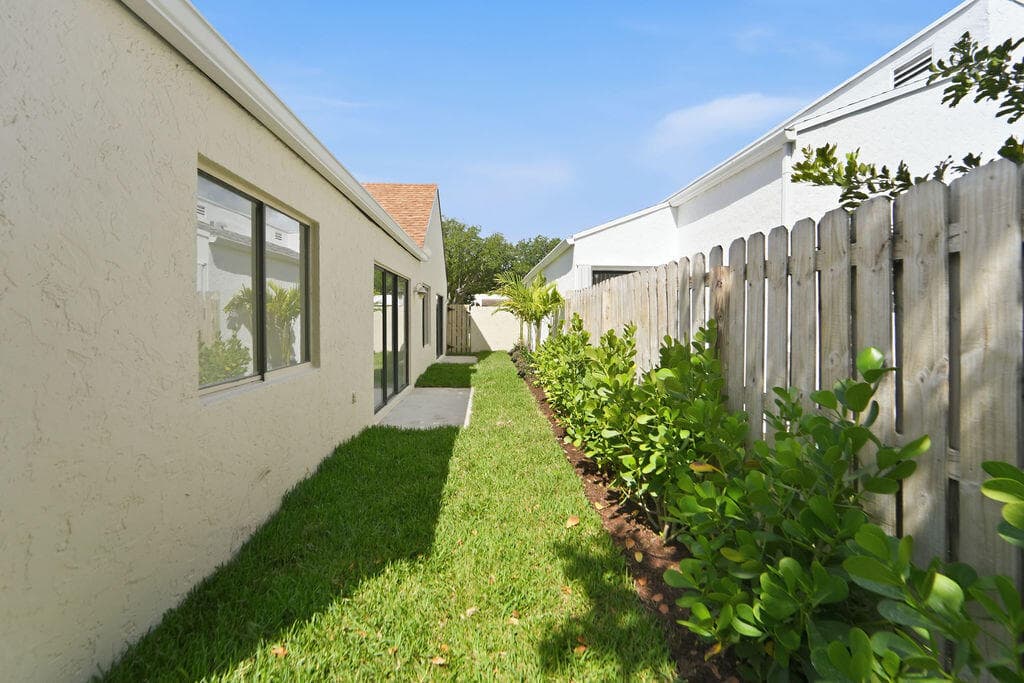 875 NW 22nd Avenue, Delray Beach, FL 33445 — photo 26 of 42