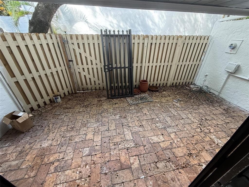 19428 NE 26th Avenue 103b, Miami, FL 33180 — photo 12 of 50