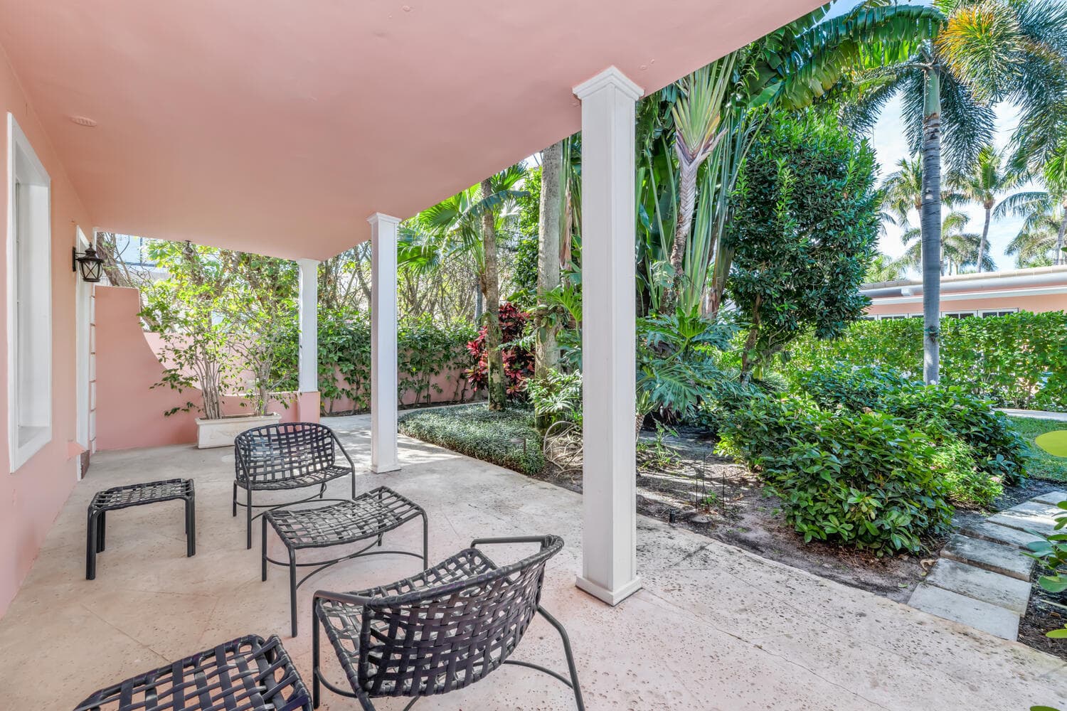 134 Peruvian Avenue 104, Palm Beach, FL 33480 — photo 16 of 20