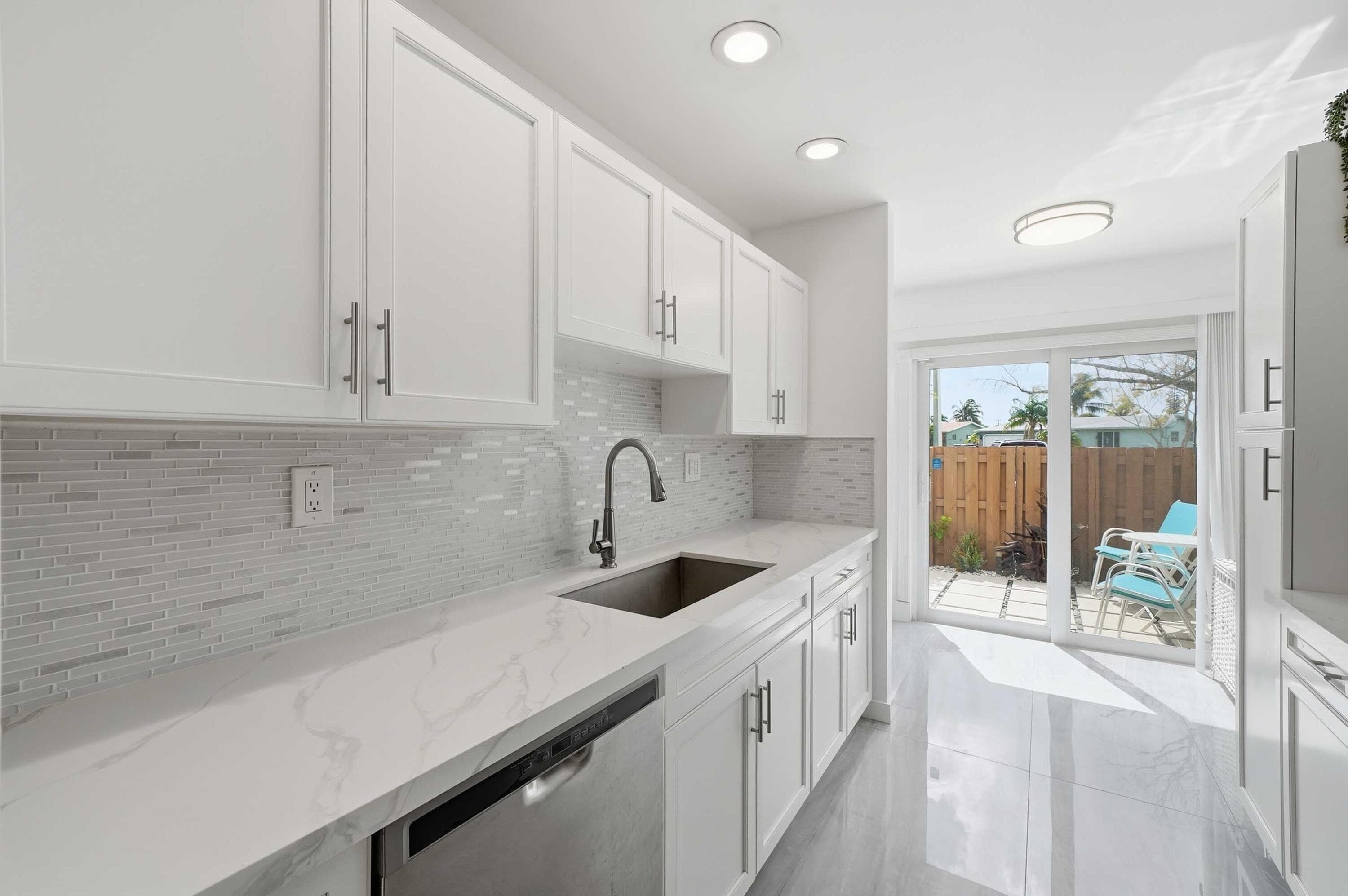 10875 NW 29th Manor 8, Sunrise, FL 33322 — photo 2 of 28