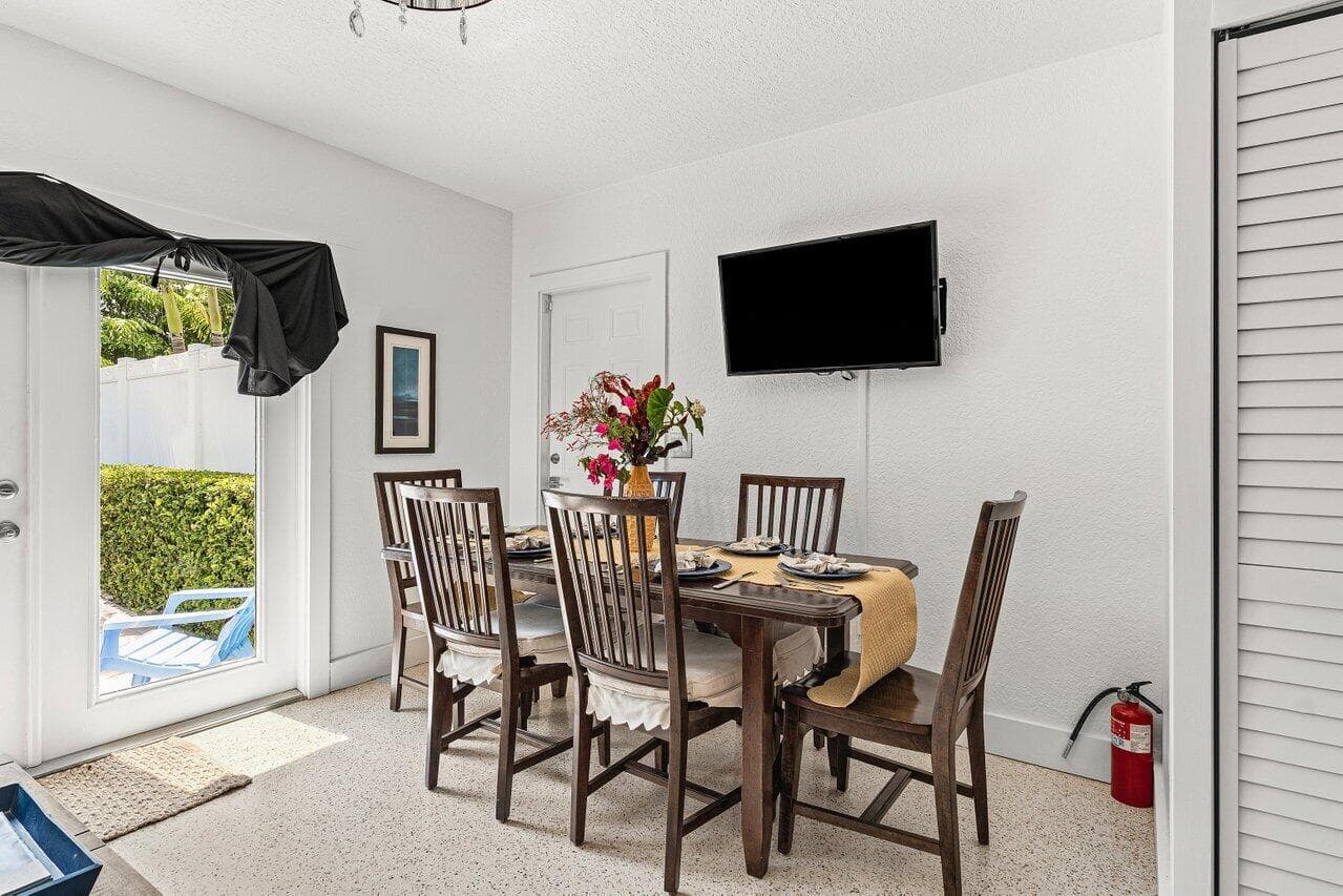 340 NE 7th Avenue, Delray Beach, FL 33483 — photo 14 of 31
