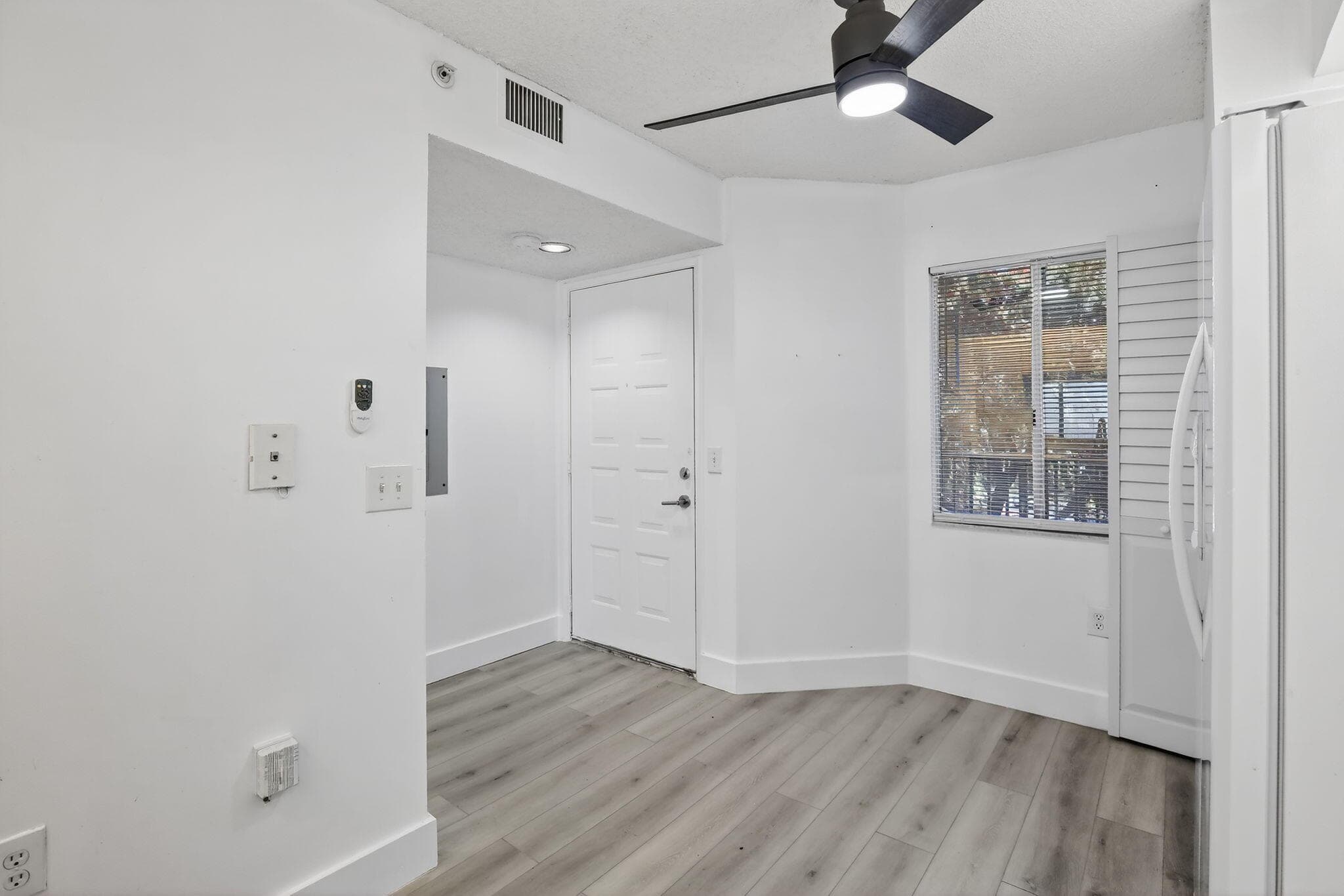 900 SW 142nd Avenue 305l, Pembroke Pines, FL 33027 — photo 7 of 37