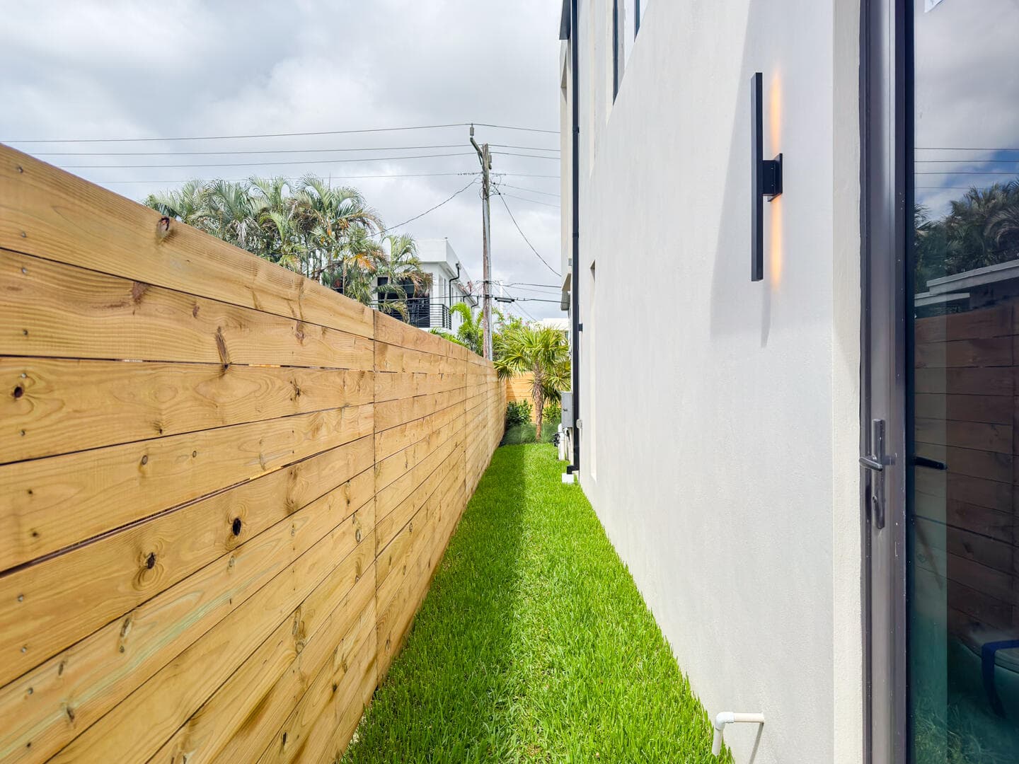 1321 NE 14th Avenue 1321, Fort Lauderdale, FL 33316 — photo 3 of 27