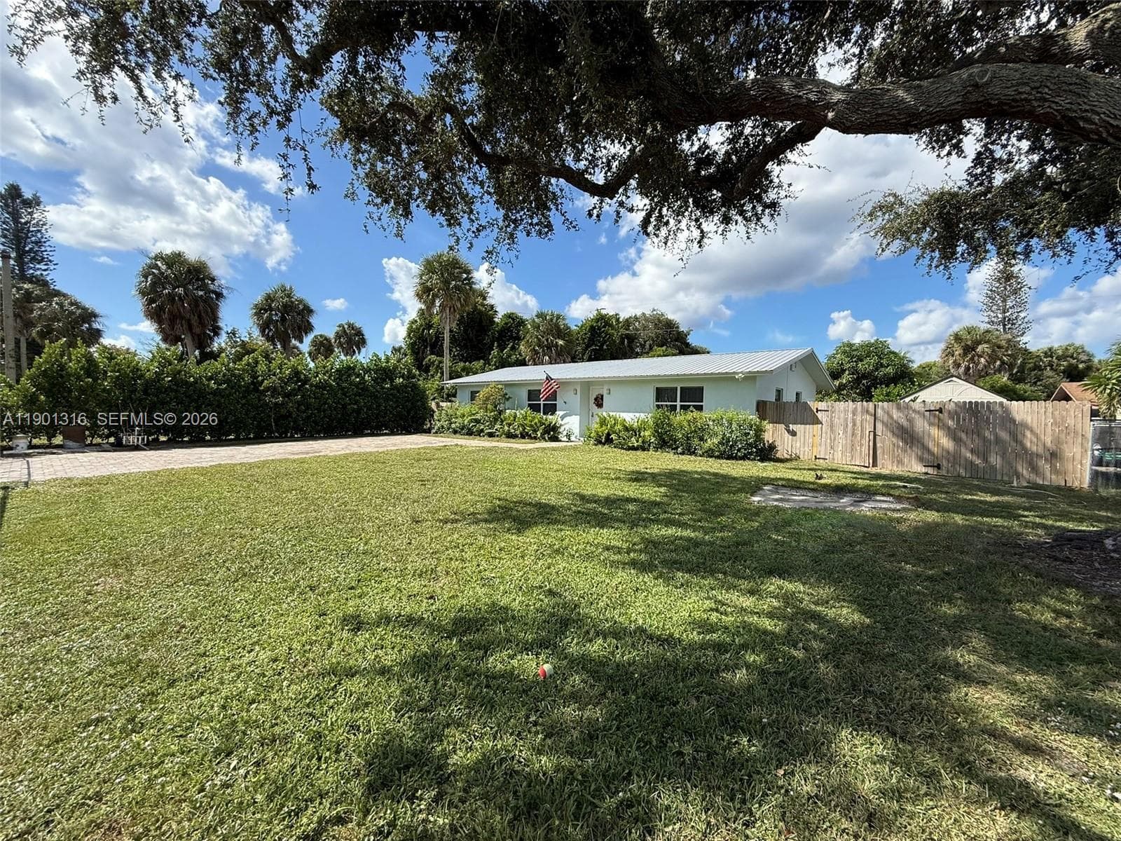 9546 SW Adams Street, Okeechobee, FL 34974 — photo 2 of 16