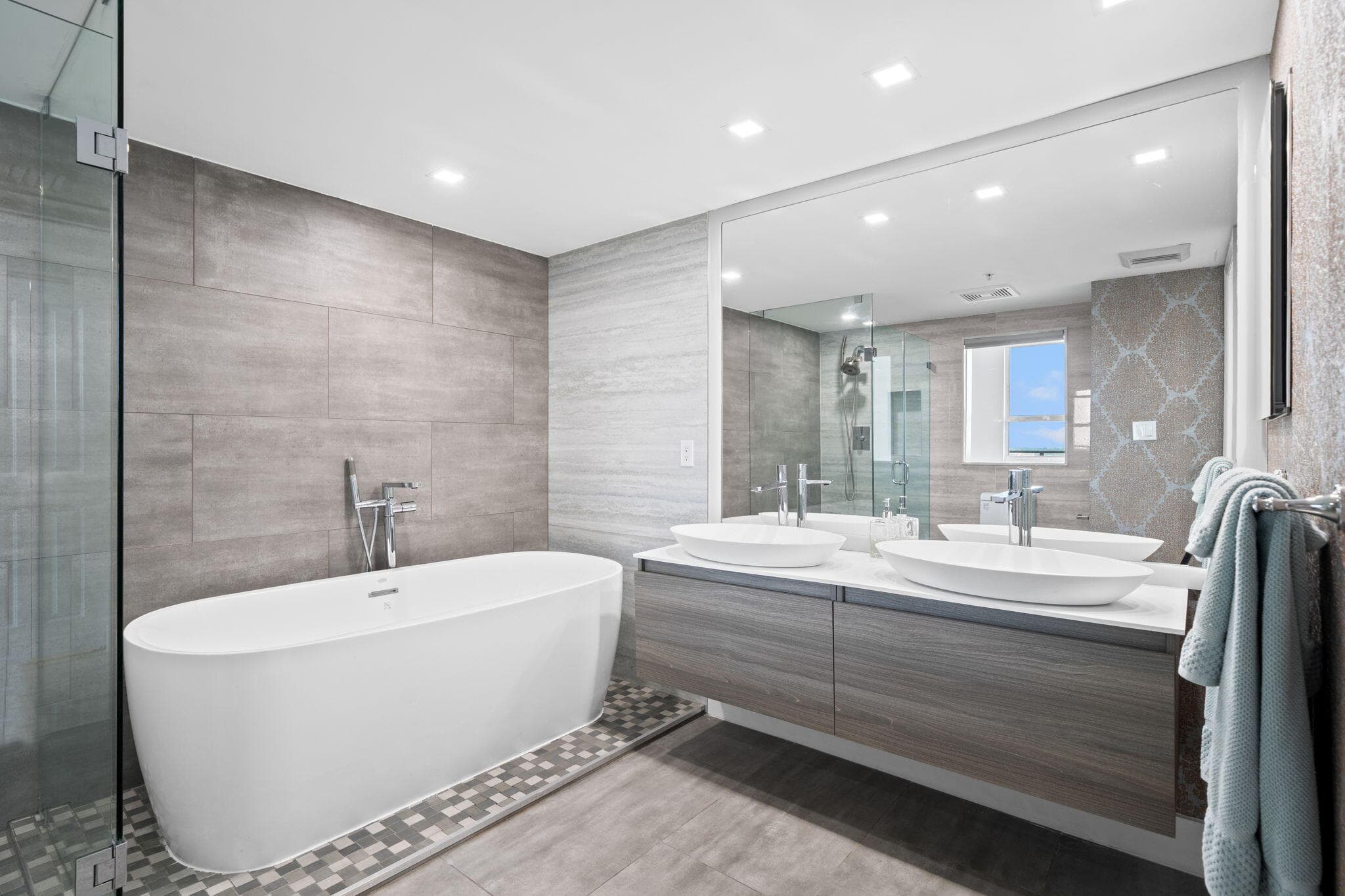 610 W Las Olas Boulevard 1712n, Fort Lauderdale, FL 33312 — photo 17 of 30