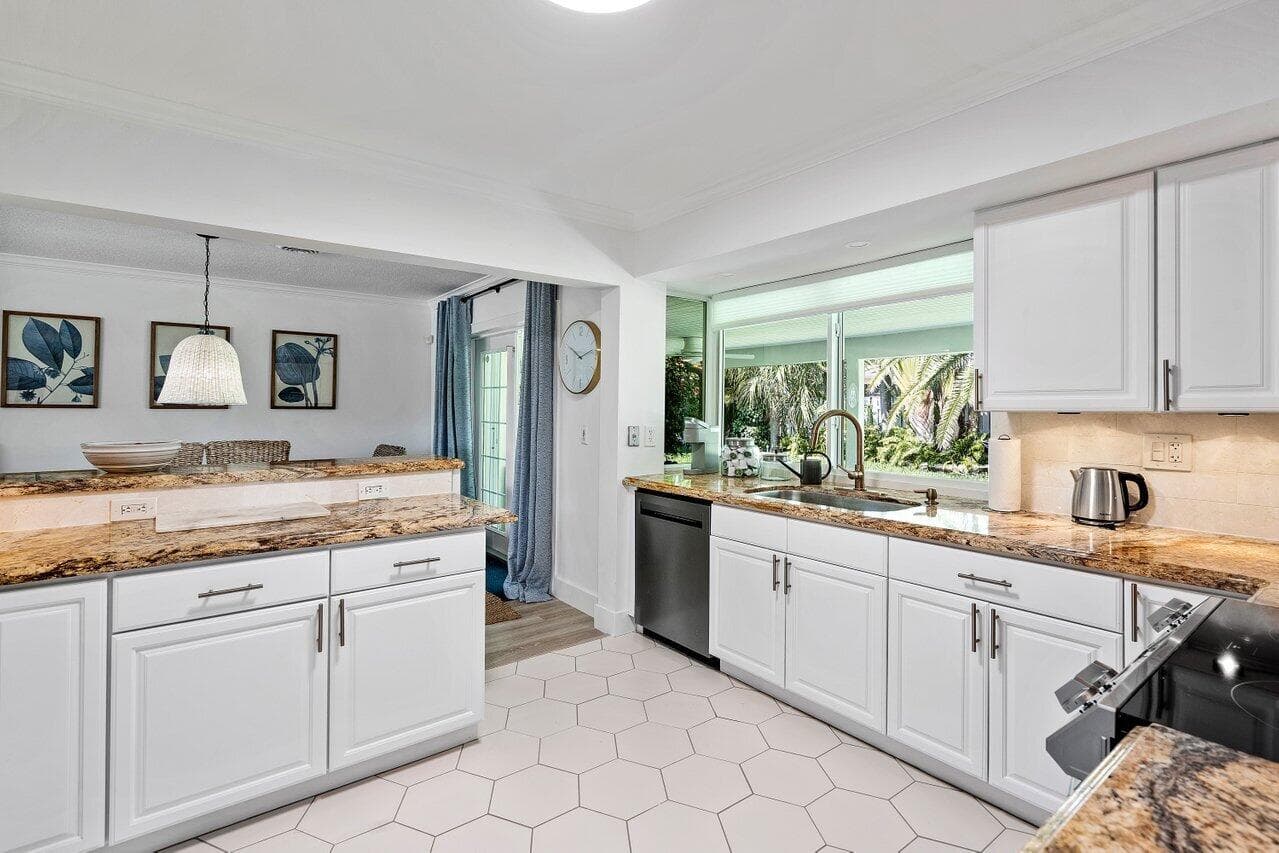 5221 NE 26th Avenue, Lighthouse Point, FL 33064 — photo 8 of 13