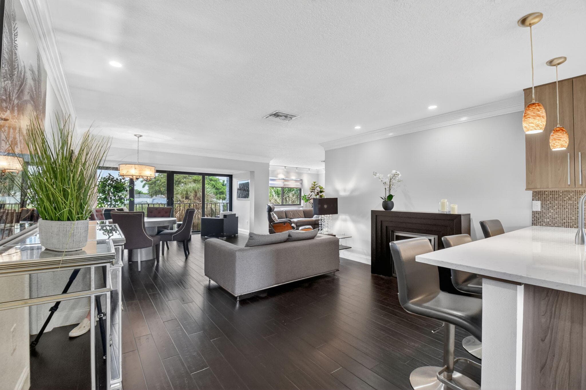 4290 Deste Court 303, Lake Worth, FL 33467 — photo 5 of 43