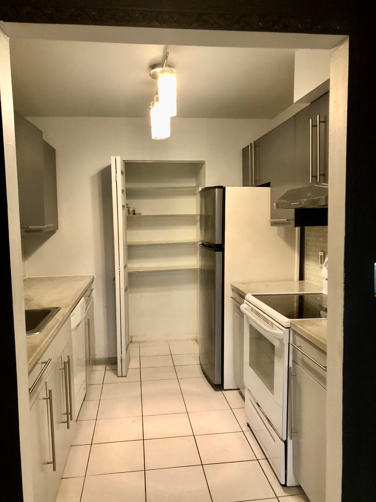 500 NE 2nd Street 204, Dania Beach, FL 33004 — photo 8 of 37