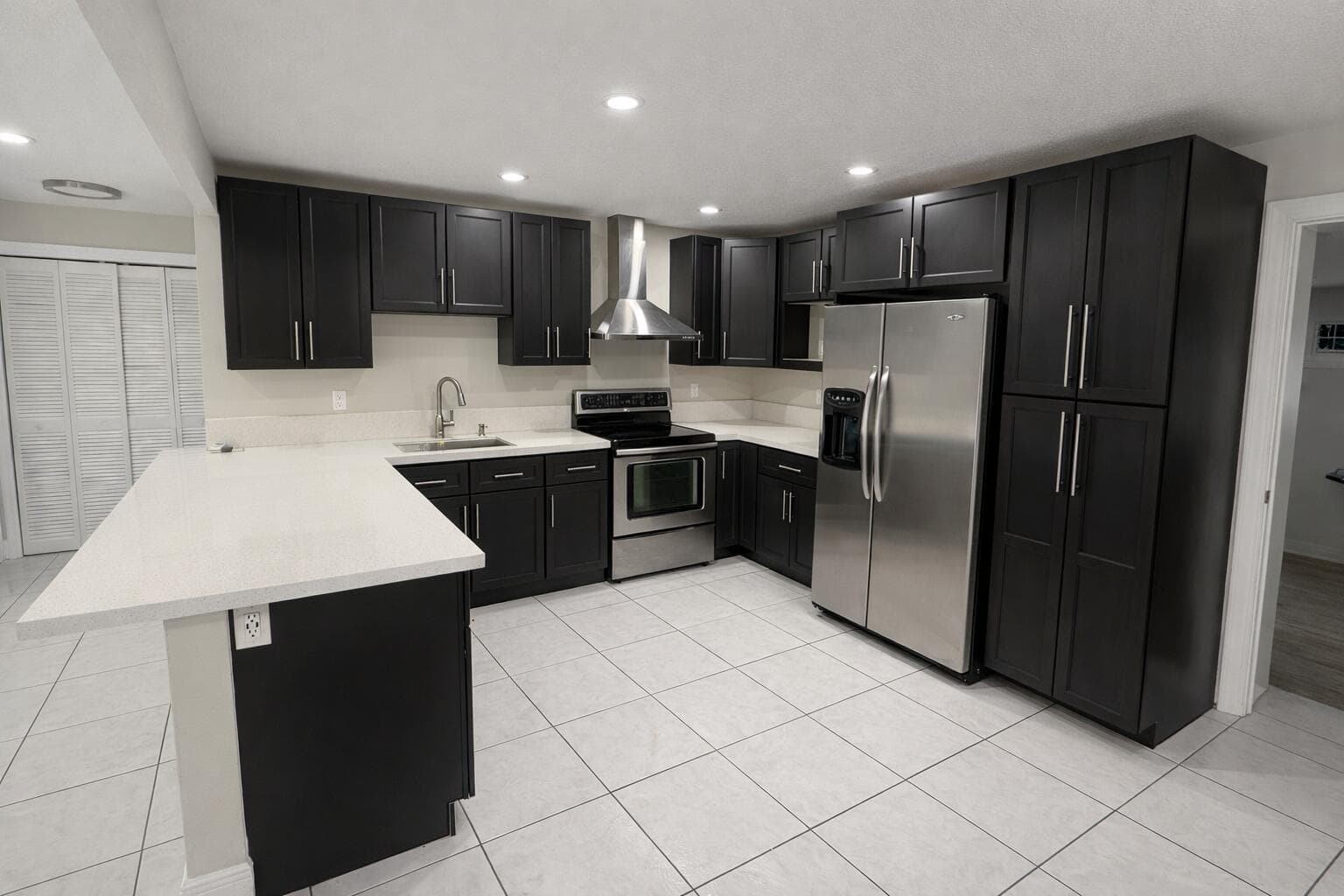 2800 SW 9th Street, Fort Lauderdale, FL 33312 — photo 2 of 8