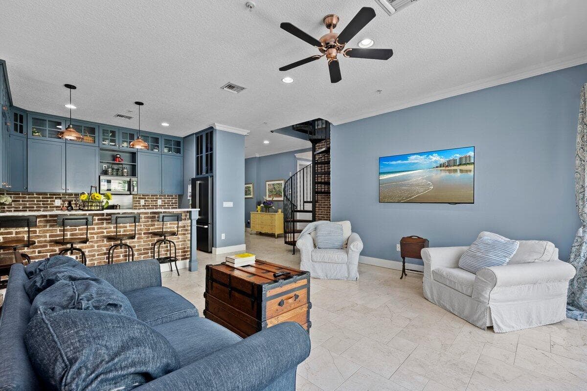 12 SE 1st Avenue 302, Delray Beach, FL 33444 — photo 2 of 24