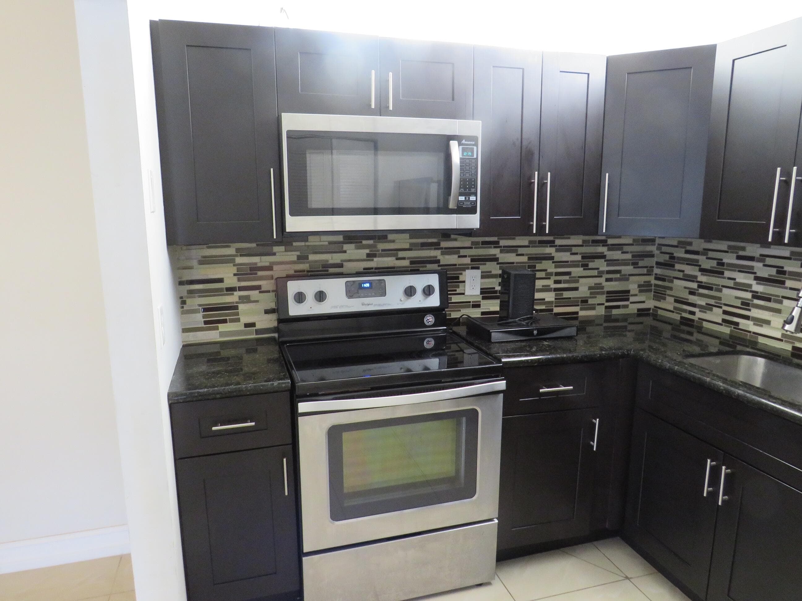 335 Pine Ridge Circle D-1, Greenacres, FL 33463 — photo 7 of 30