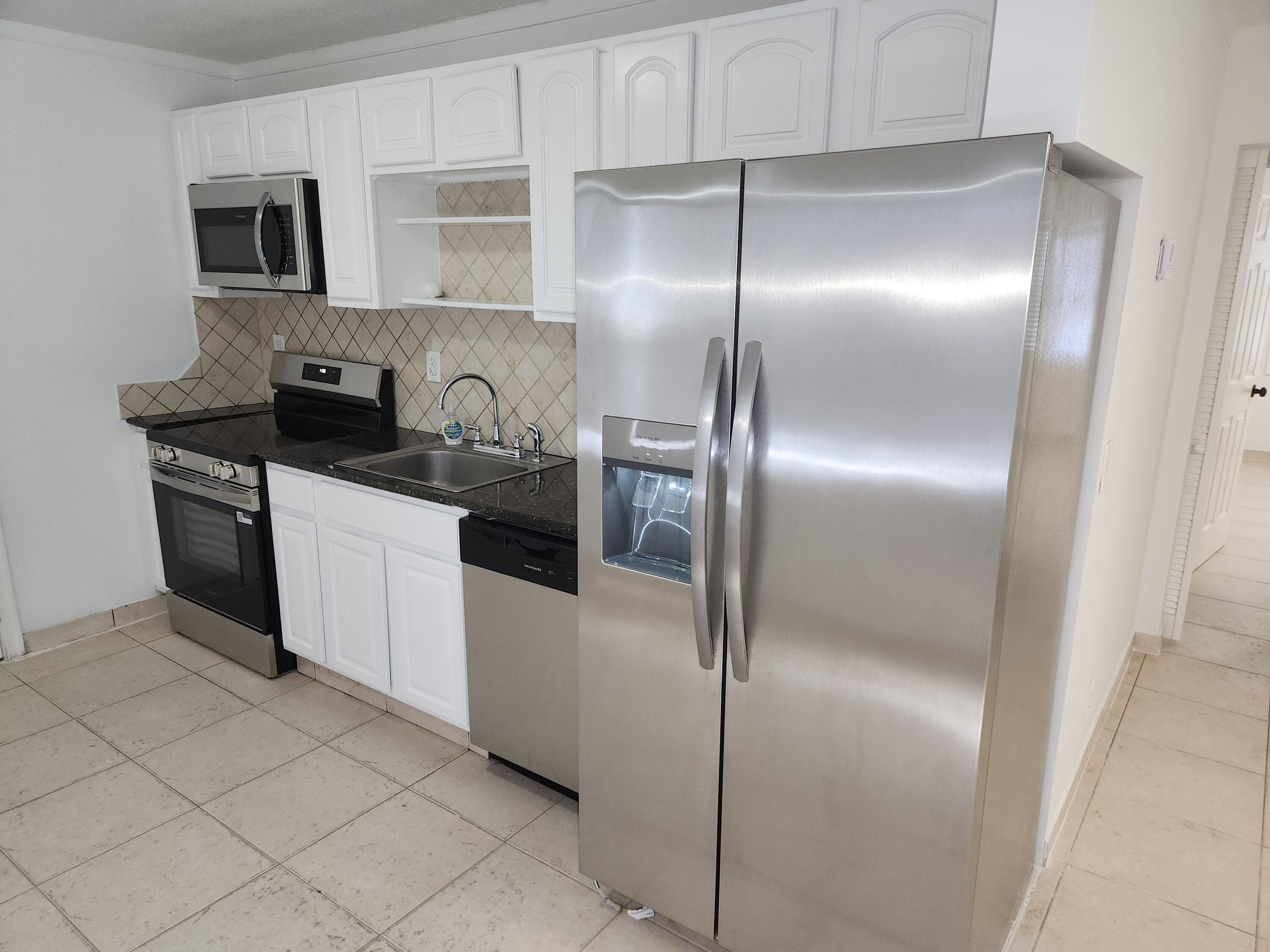 210 NW 13th Avenue, Delray Beach, FL 33444 — photo 2 of 15