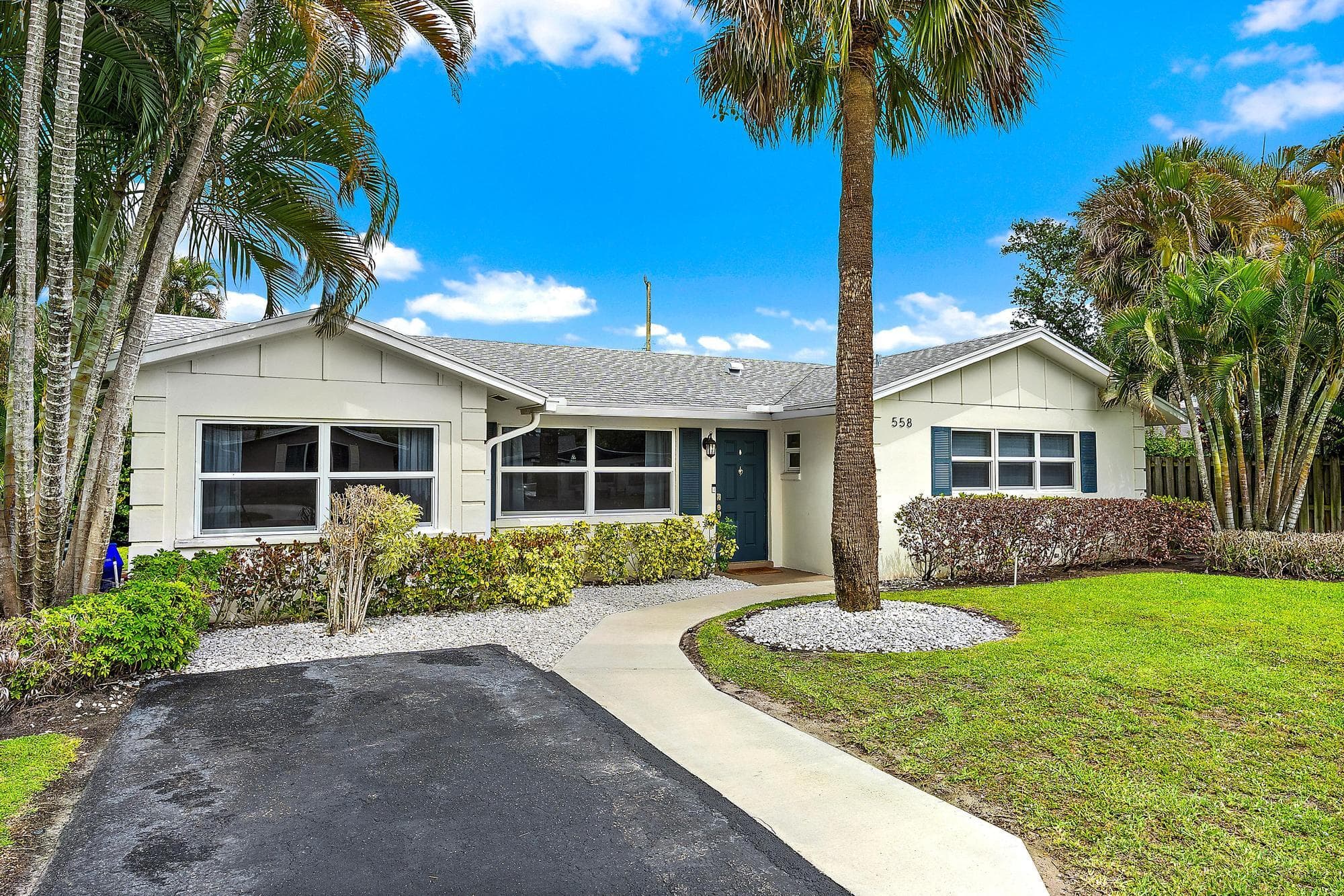 558 Ivy Avenue, Palm Beach Gardens, FL 33410 — photo 22 of 32
