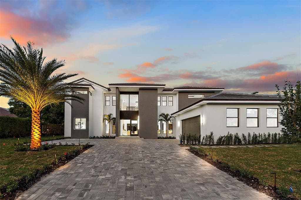 3716 Embassy Drive, West Palm Beach, FL 33401 — photo 1 of 30