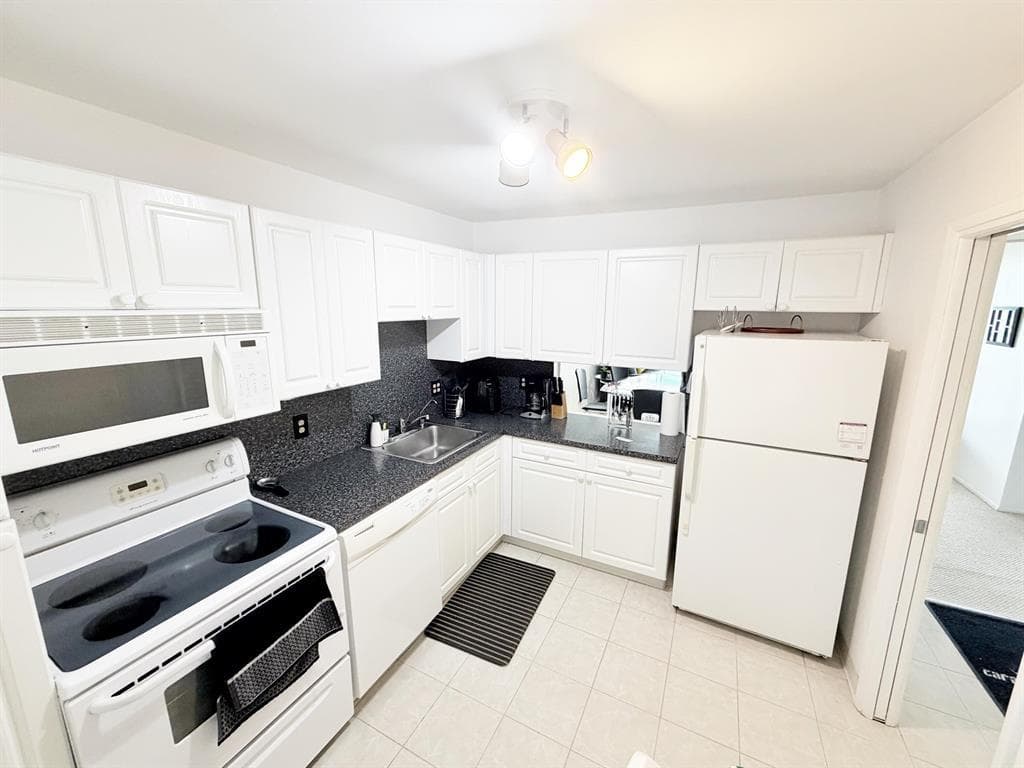 2681 S Course Drive 511, Pompano Beach, FL 33069 — photo 6 of 35