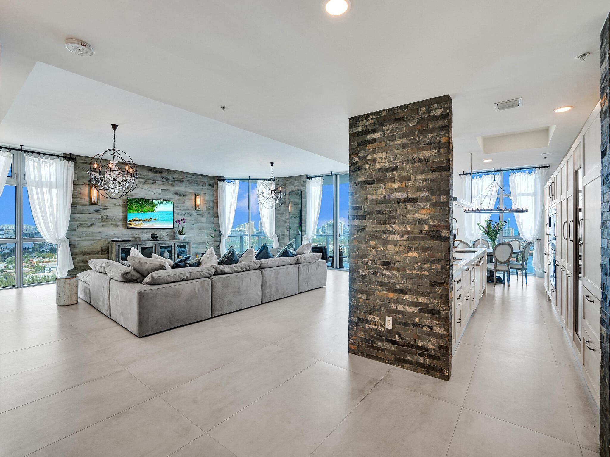17301 Biscayne Boulevard, North Miami Beach, FL 33160 — photo 7 of 64