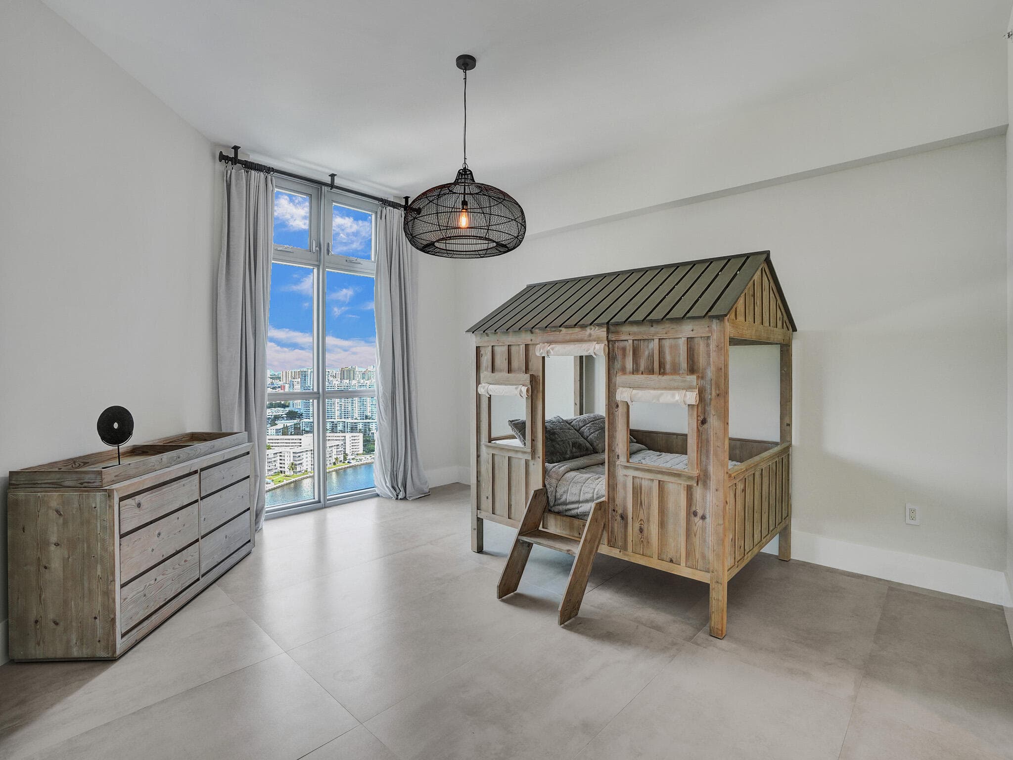 17301 Biscayne Boulevard, North Miami Beach, FL 33160 — photo 32 of 64