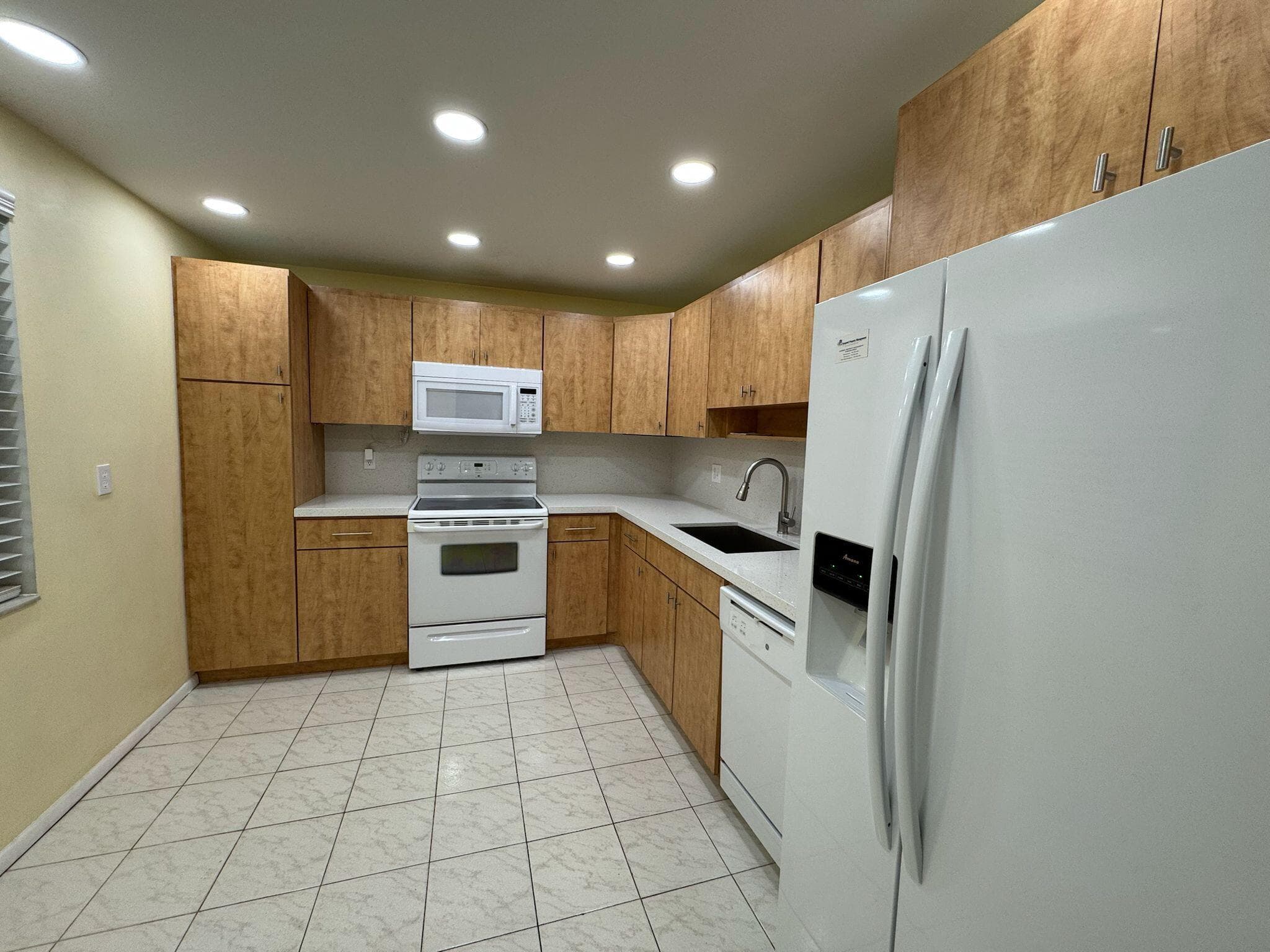 901 Cypress Terrace 103, Pompano Beach, FL 33069 — photo 7 of 28