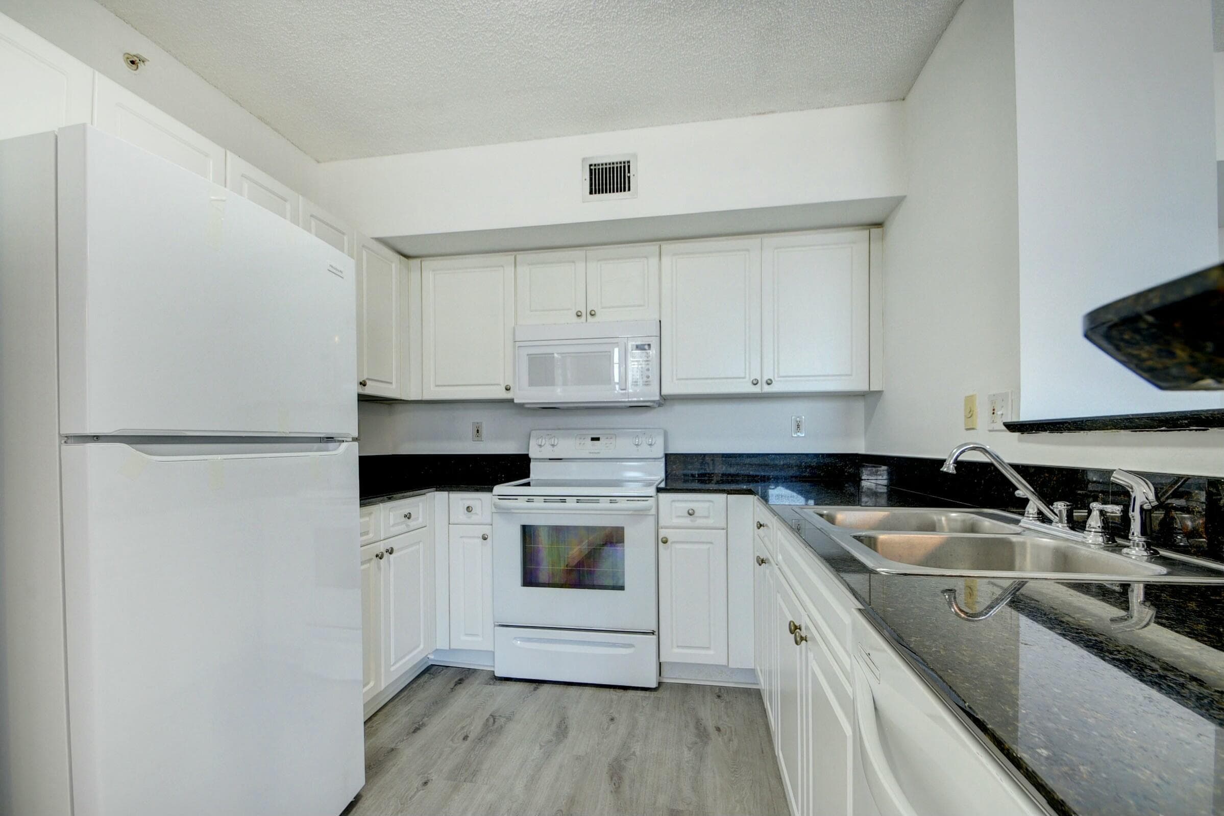 651 Okeechobee Boulevard 809, West Palm Beach, FL 33401 — photo 6 of 50