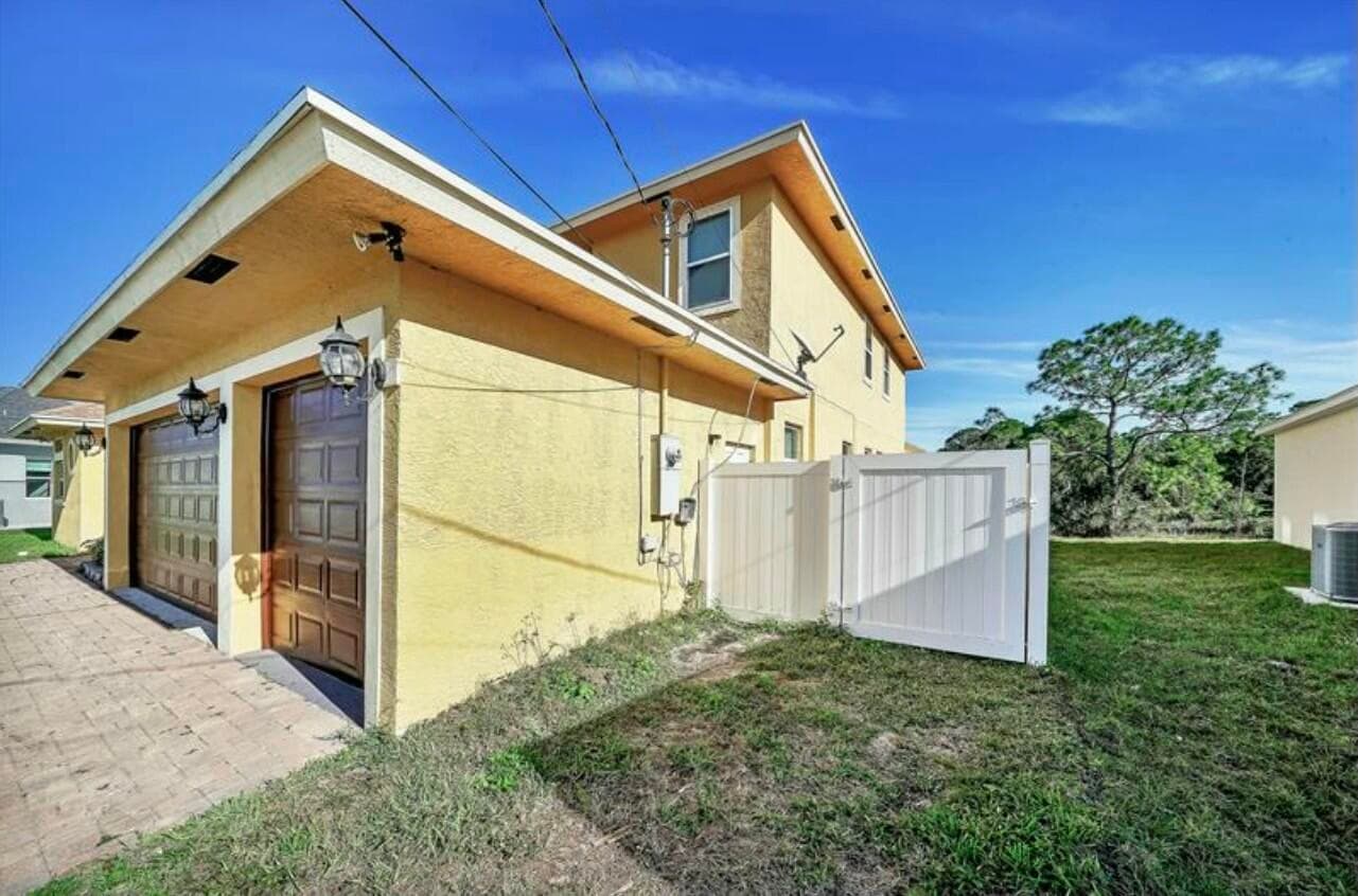 6112 NW Ginger Lane, Port St. Lucie, FL 34986 — photo 5 of 40