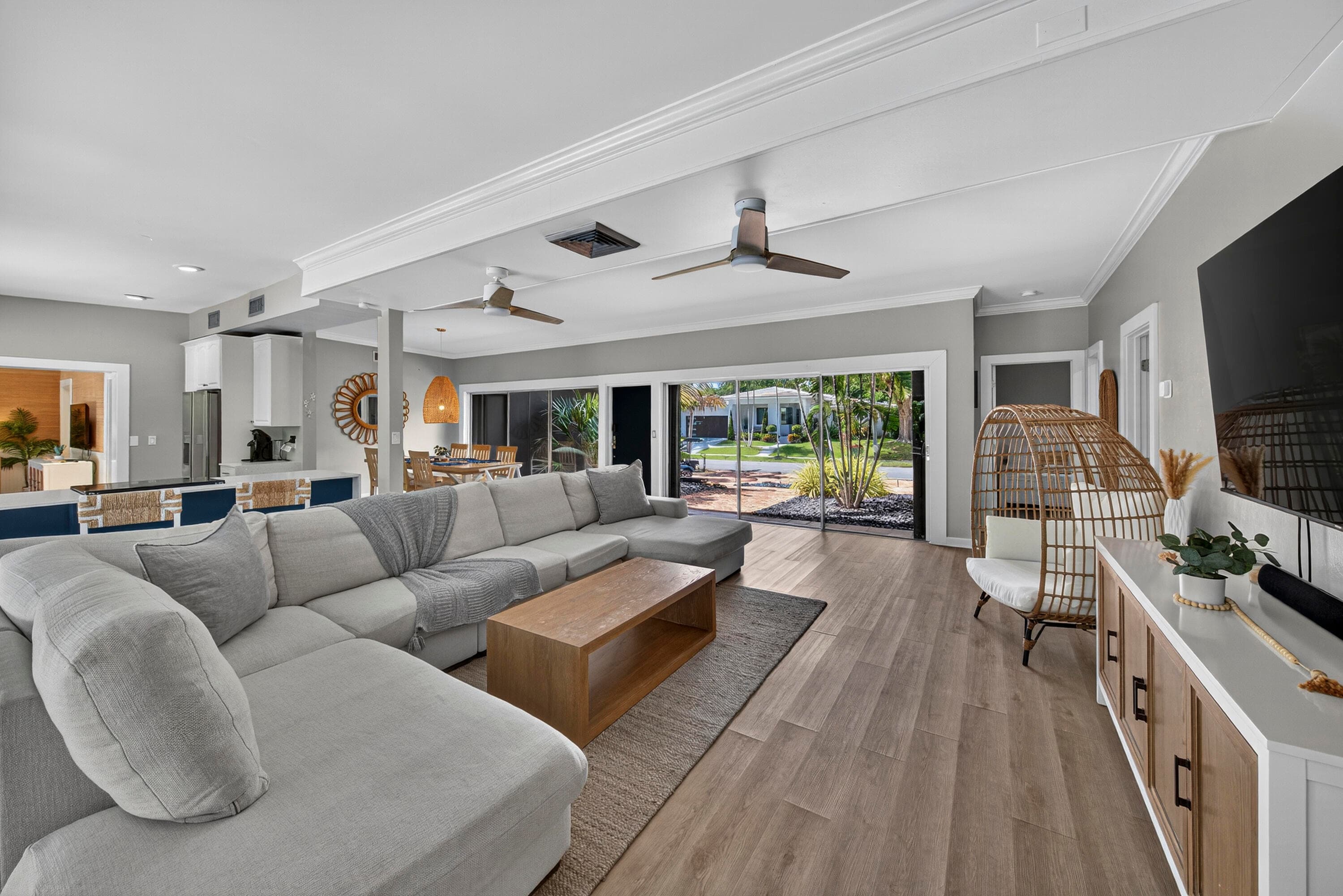 2112 Manatee Drive, Fort Lauderdale, FL 33316 — photo 3 of 74