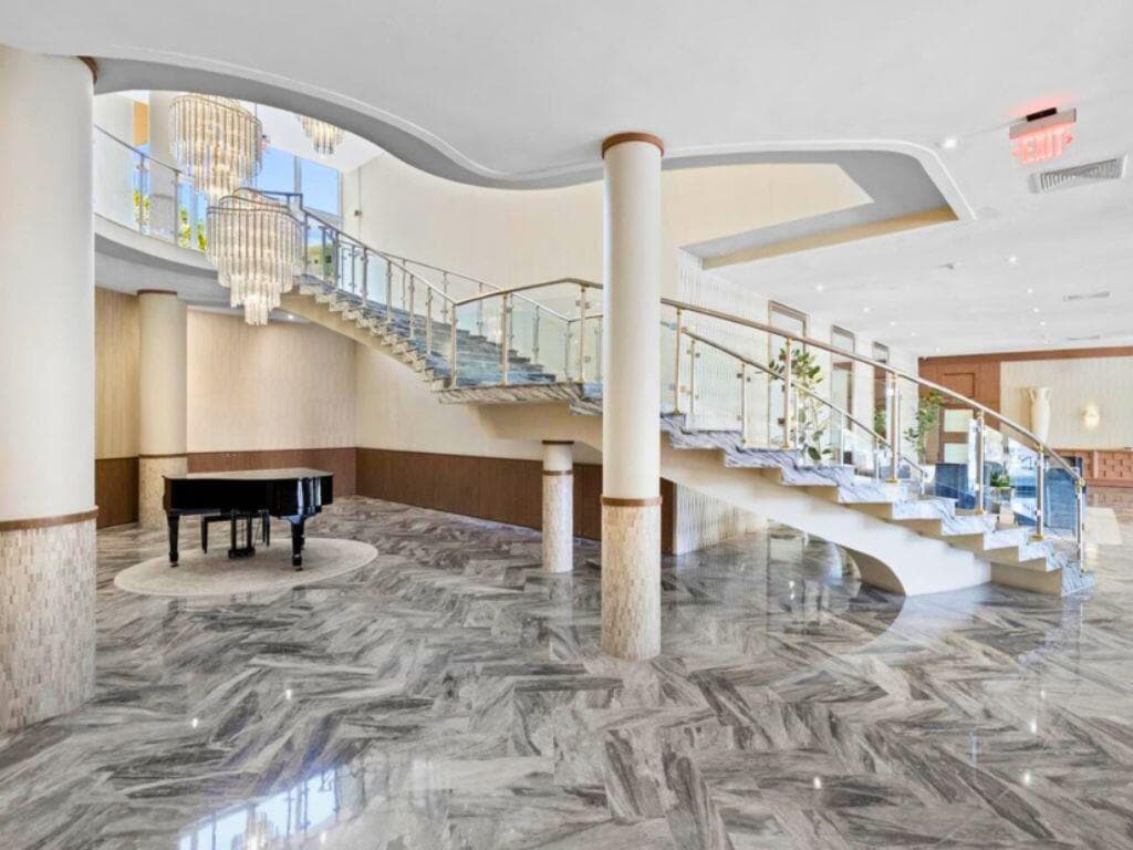 5401 Collins Avenue Apt 144, Miami Beach, FL 33140 — photo 3 of 45
