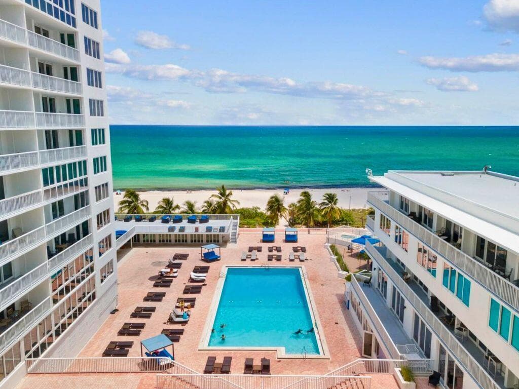 5401 Collins Avenue Apt 144, Miami Beach, FL 33140 — photo 7 of 45