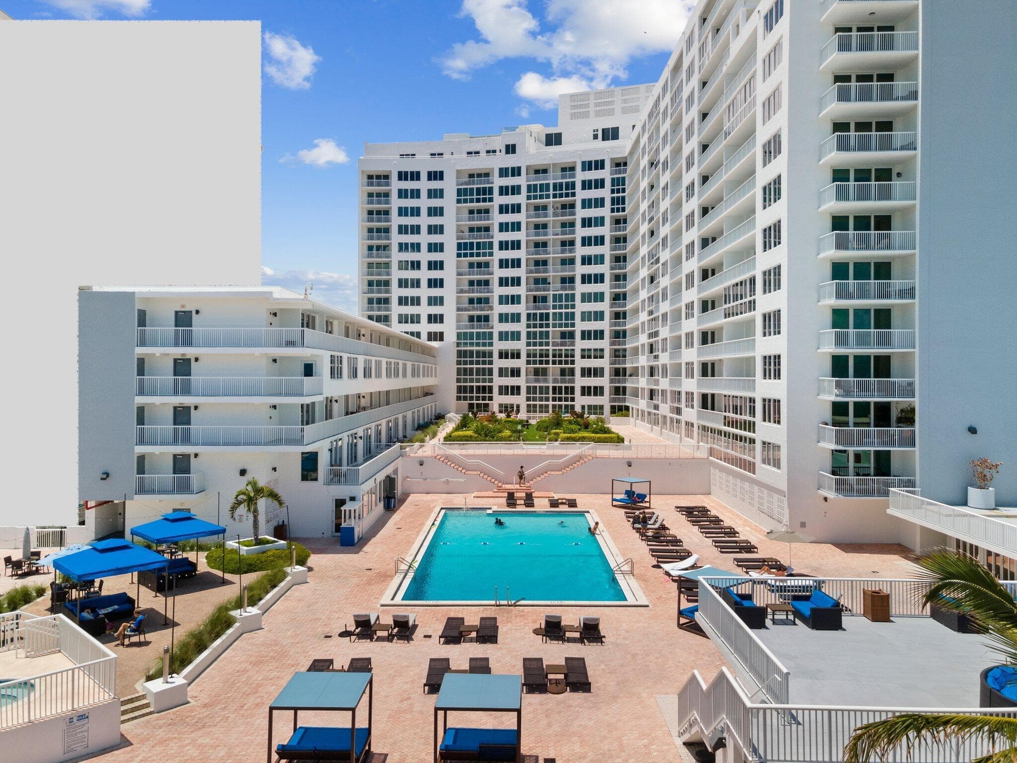 5401 Collins Avenue Apt 144, Miami Beach, FL 33140 — photo 44 of 45
