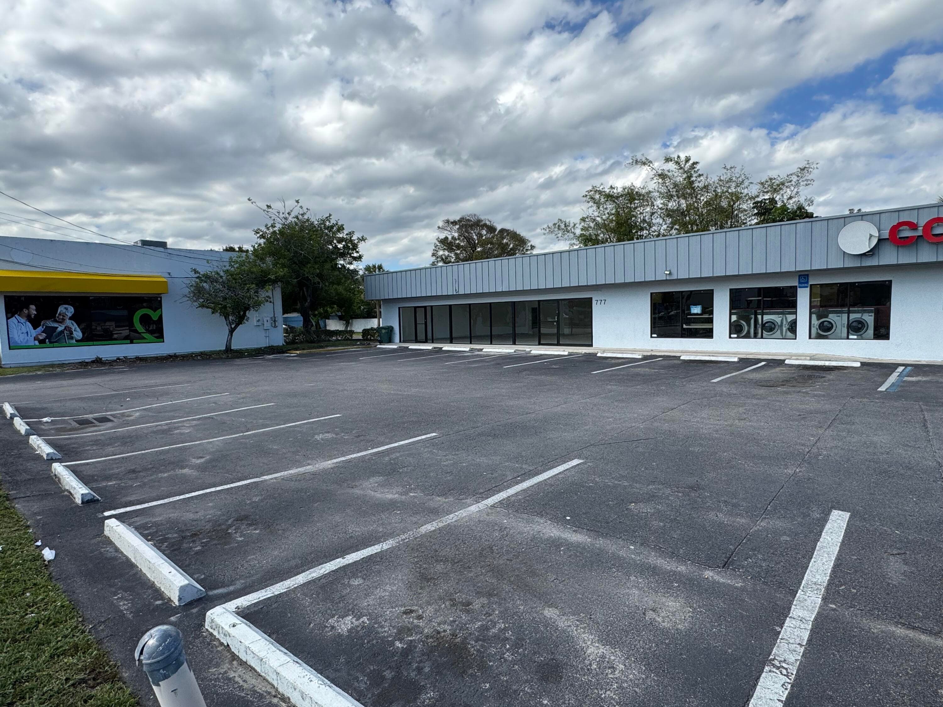 777 E Oakland Park Boulevard, Oakland Park, FL 33334 — photo 2 of 12