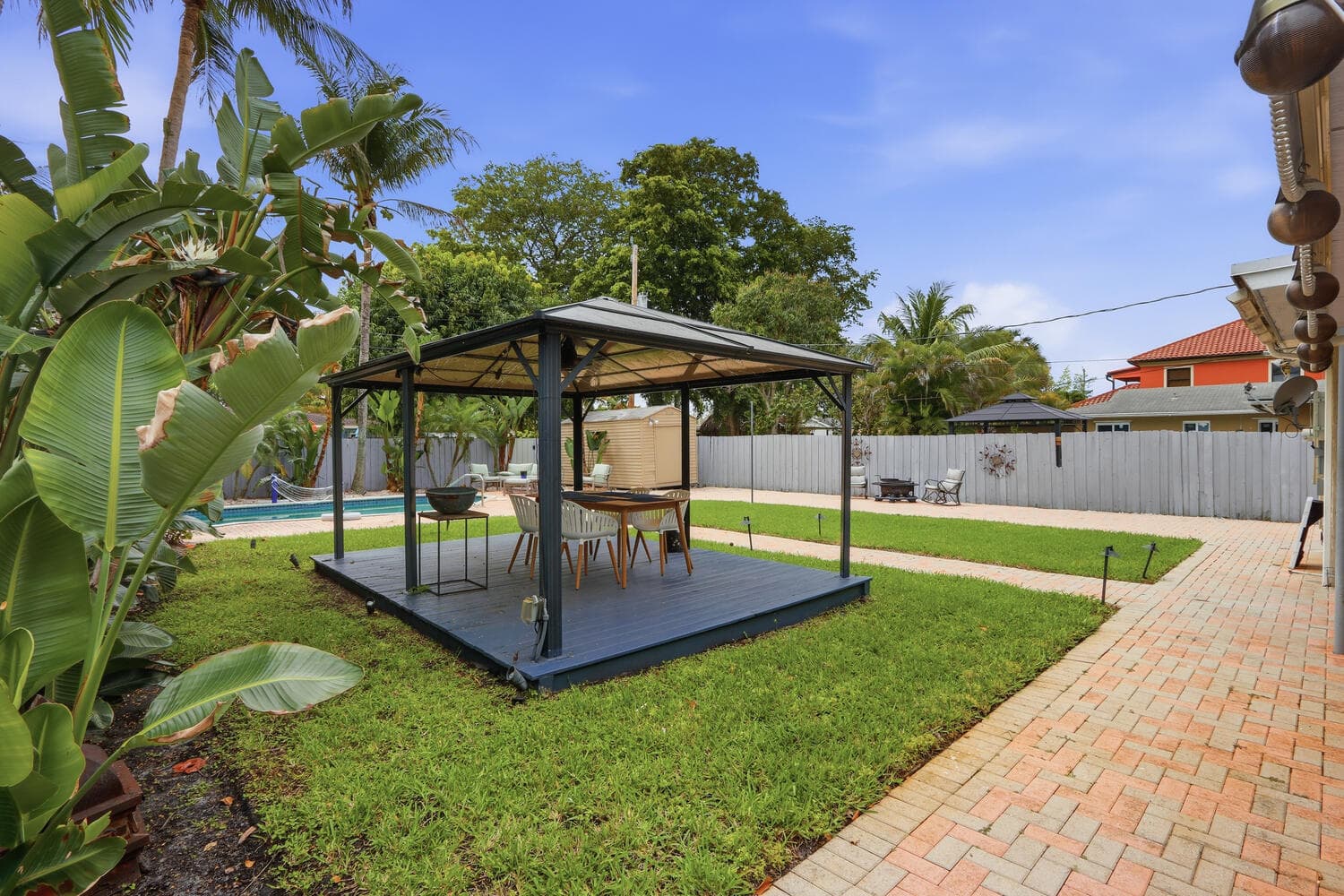 720 NE 7th Street, Pompano Beach, FL 33060 — photo 4 of 35
