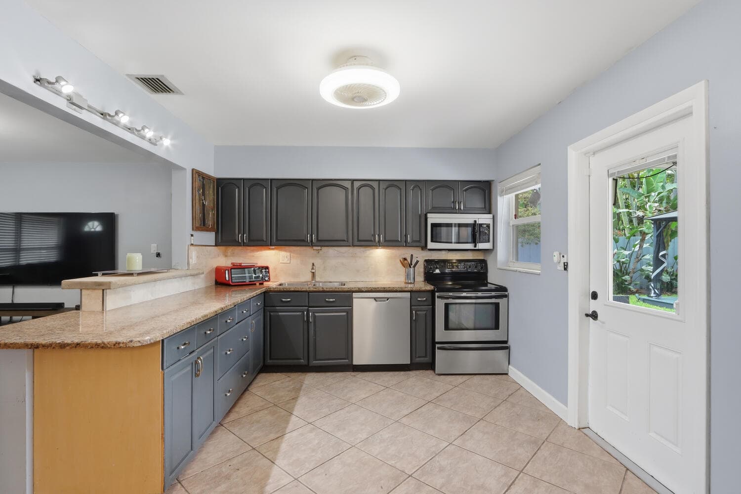 720 NE 7th Street, Pompano Beach, FL 33060 — photo 24 of 35