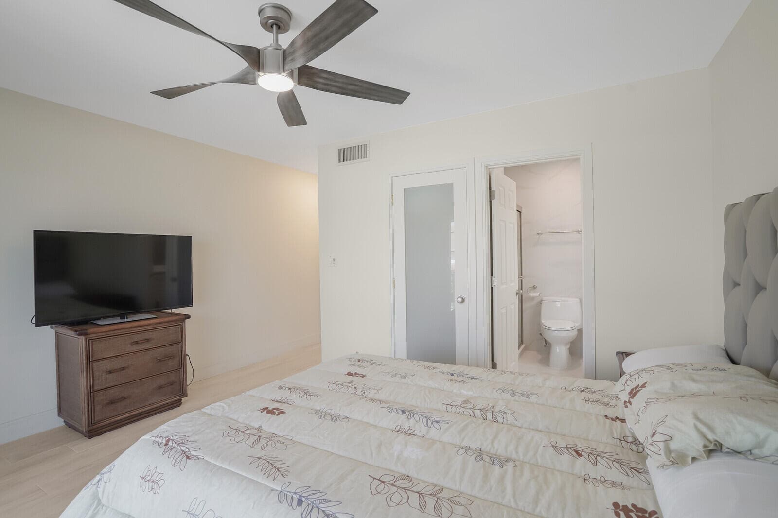 584 SE 20th Avenue 2, Deerfield Beach, FL 33441 — photo 16 of 31