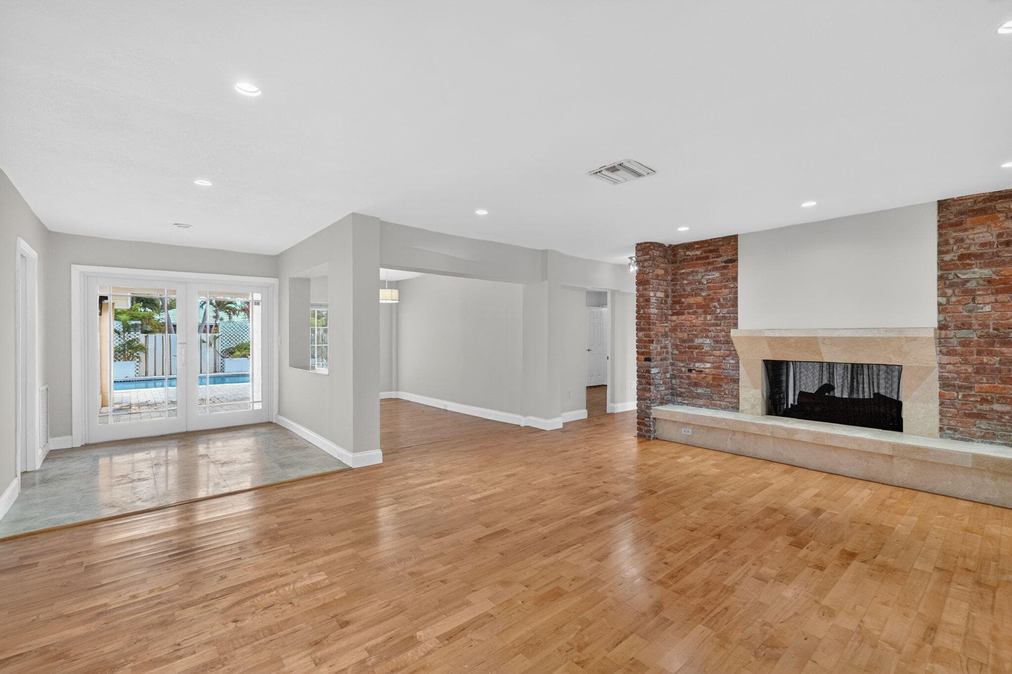2213 NE 16th Street, Fort Lauderdale, FL 33304 — photo 8 of 59