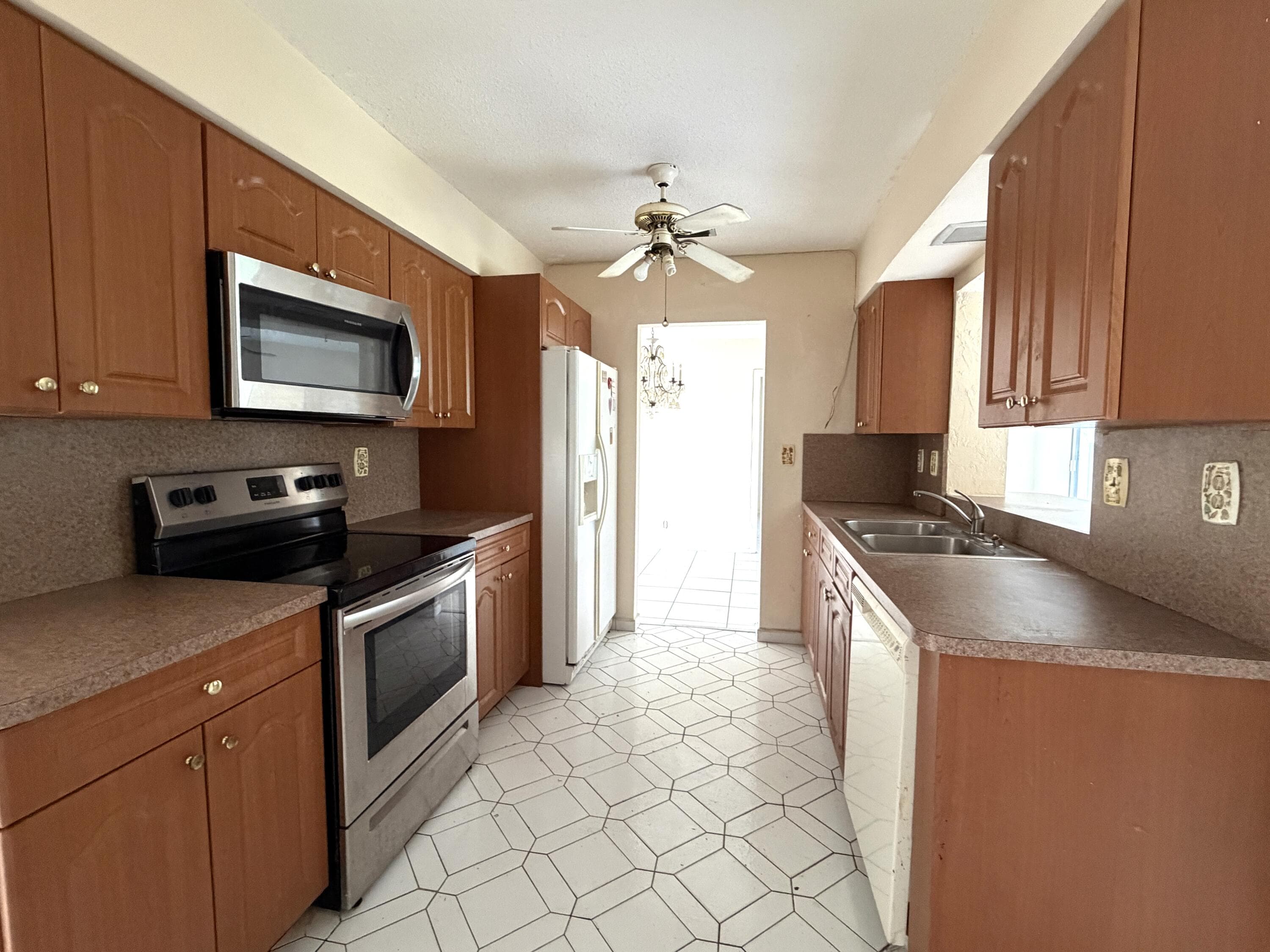 9210 NW 73rd Street, Tamarac, FL 33321 — photo 4 of 8