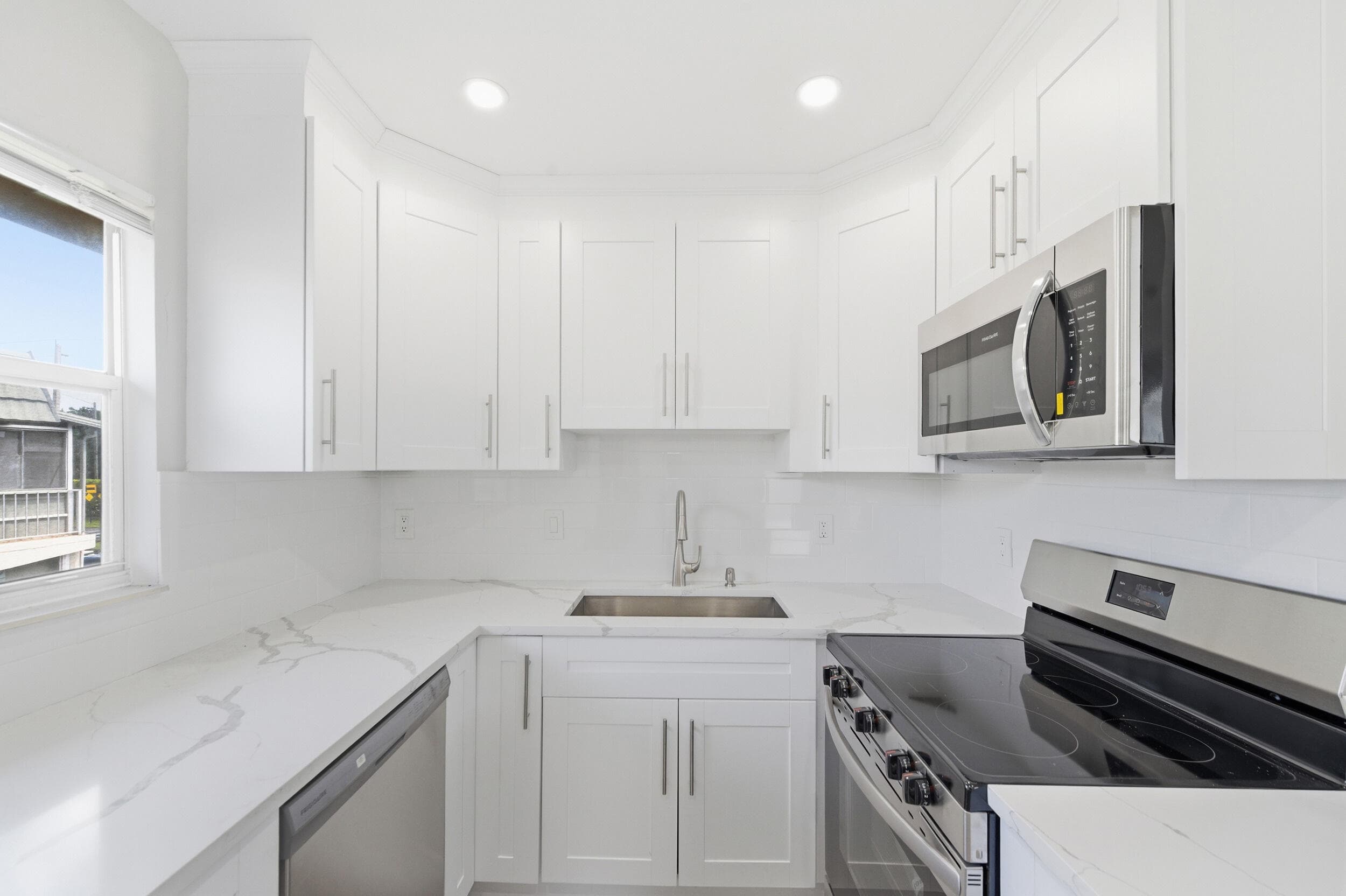 284 Flanders F, Delray Beach, FL 33484 — photo 16 of 75