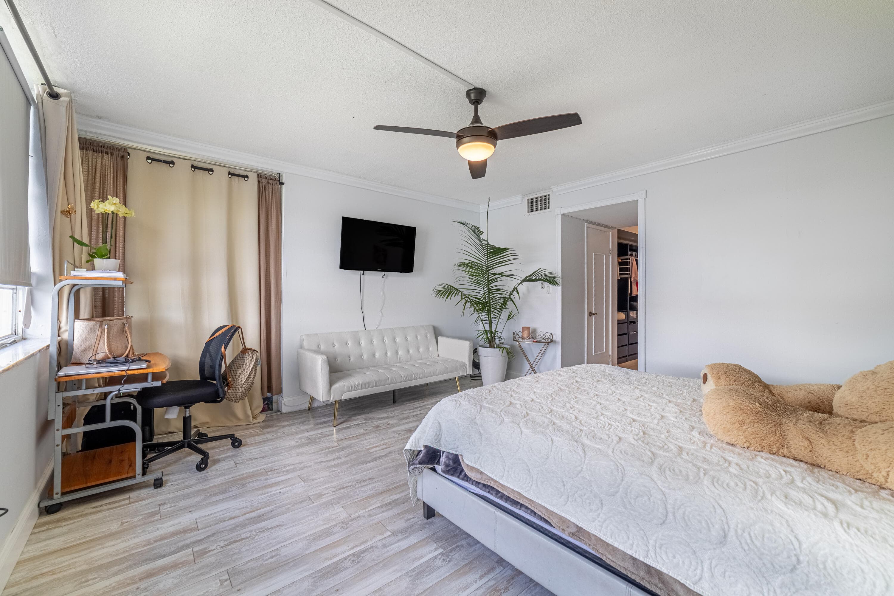 1660 NE 191st Street Unit 311, Miami, FL 33179 — photo 17 of 27