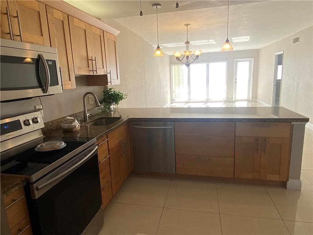 750 N Ocean Boulevard 1009, Pompano Beach, FL 33062 — photo 7 of 23