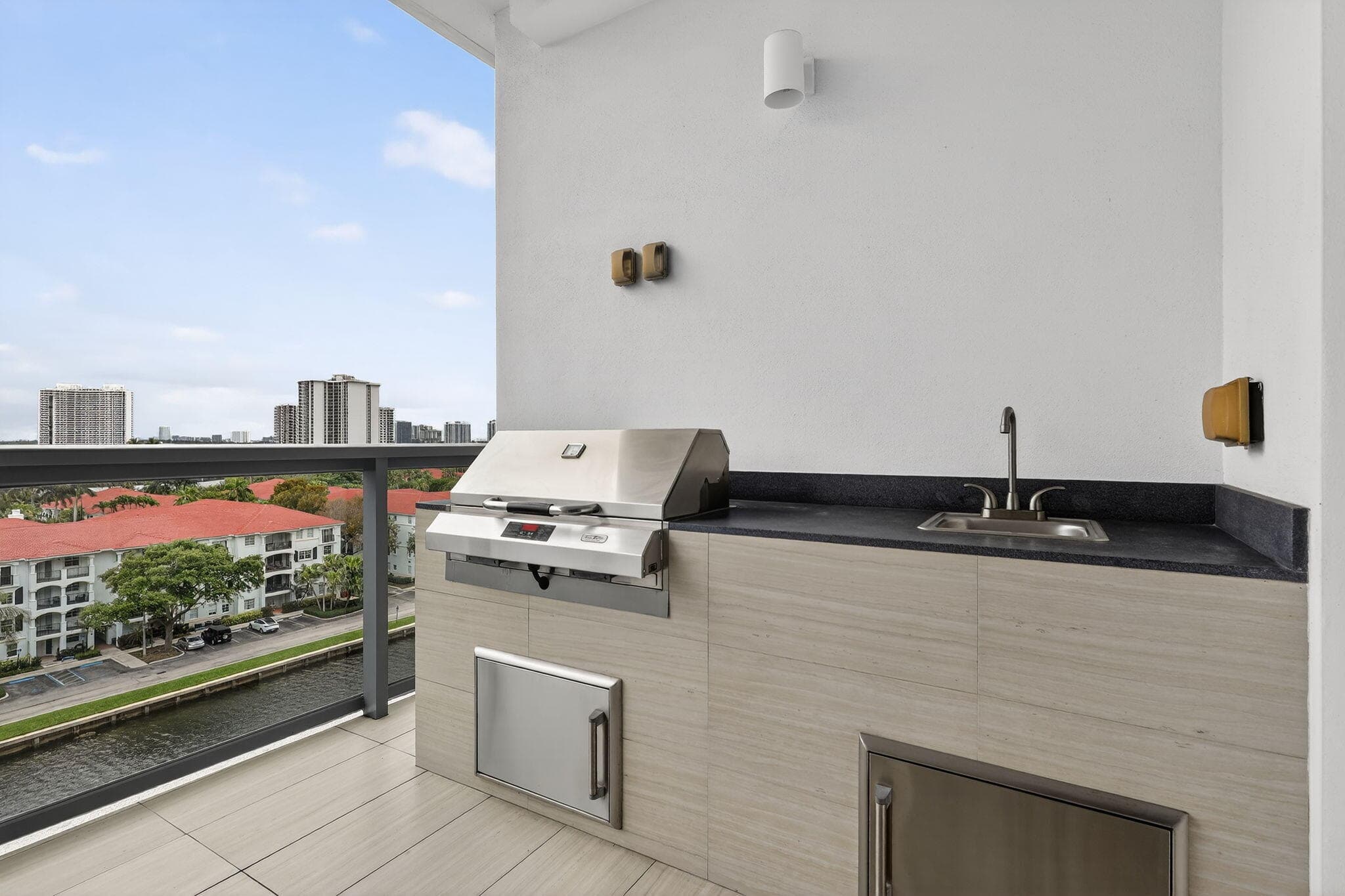 3250 NE 188th Street 706, Aventura, FL 33180 — photo 13 of 35