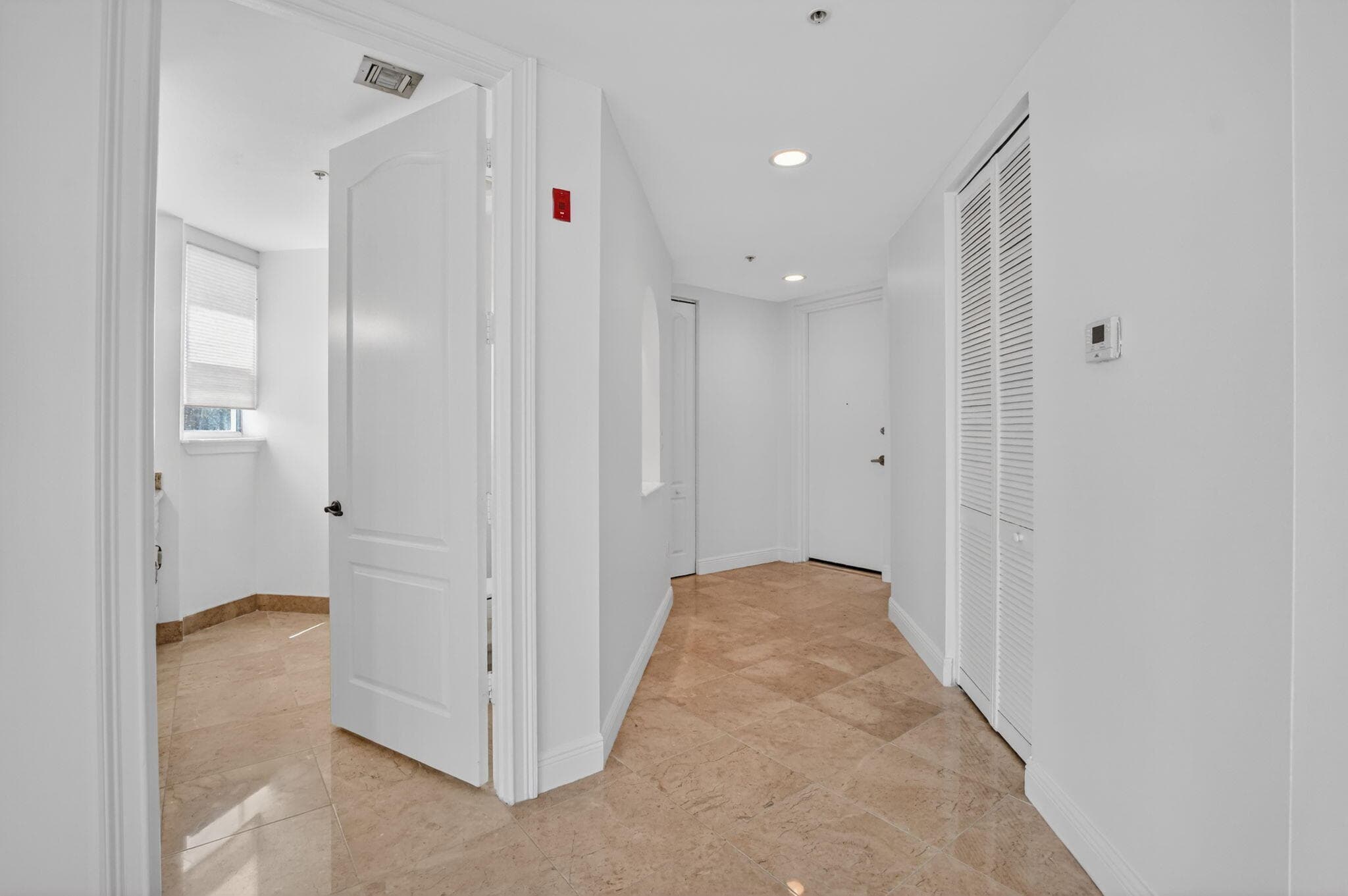 616 SE 20th Avenue 302, Deerfield Beach, FL 33441 — photo 5 of 39