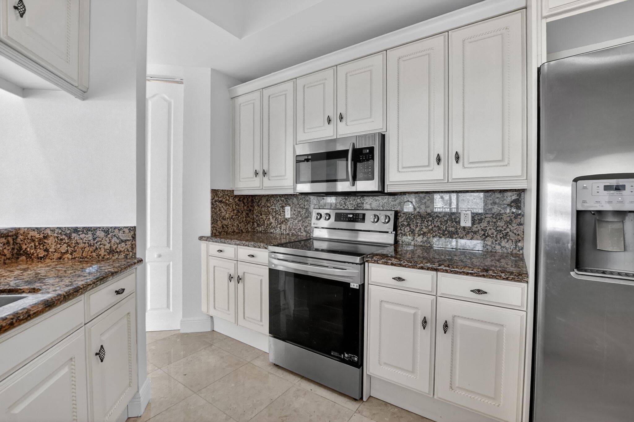 616 SE 20th Avenue 302, Deerfield Beach, FL 33441 — photo 14 of 39
