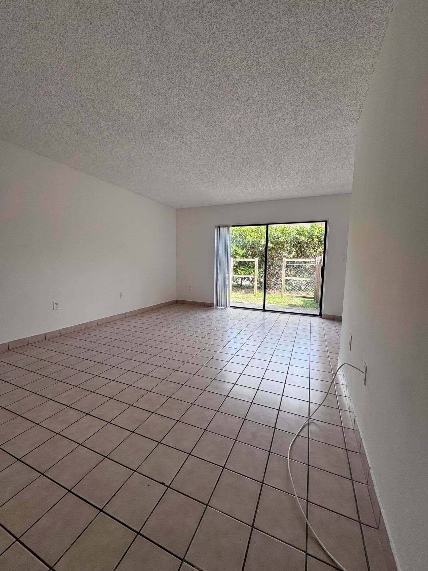 417 E Palm Cir Circle E 417, Pembroke Pines, FL 33025 — photo 5 of 20