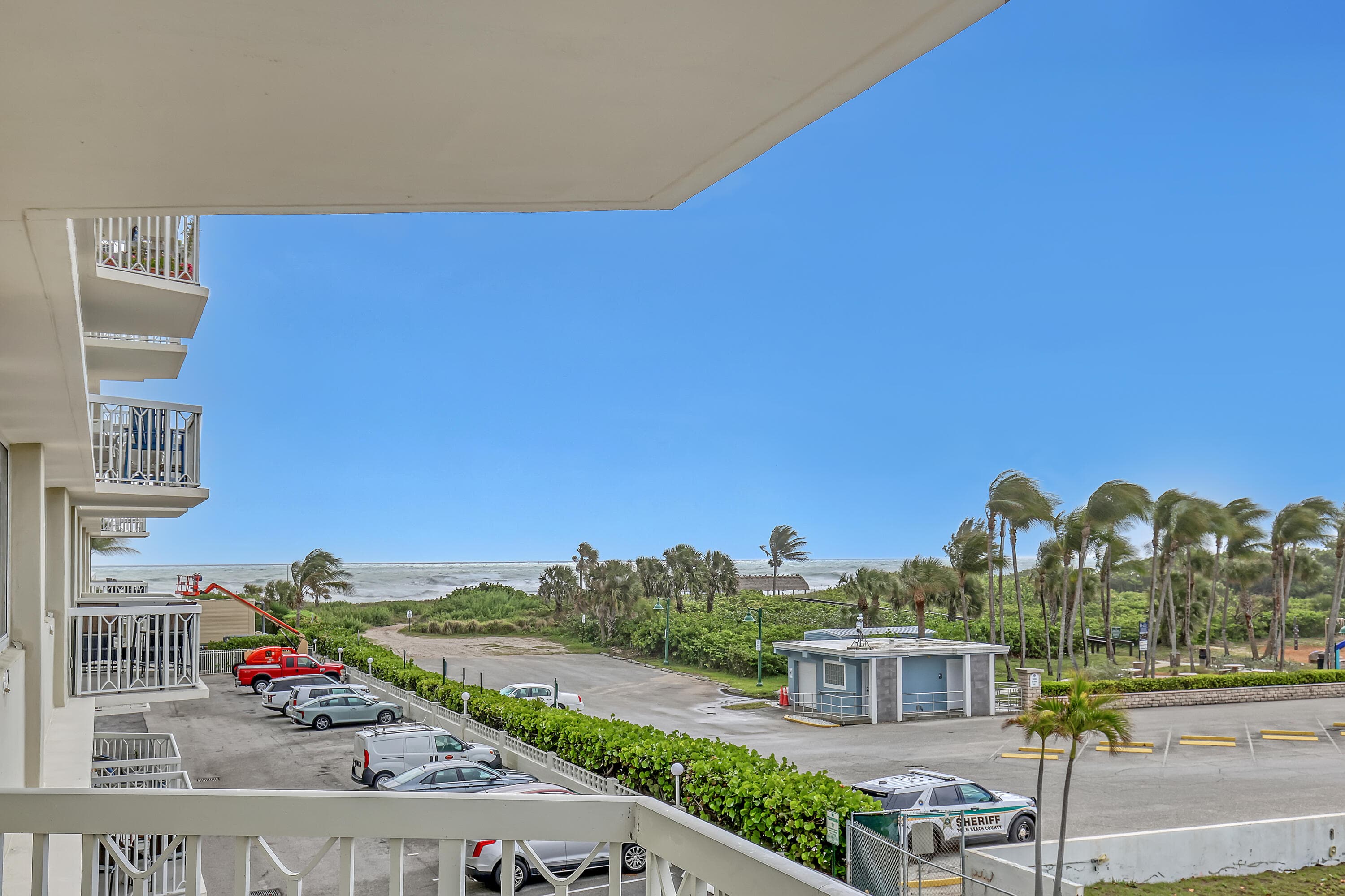 125 S Ocean Avenue 304, Palm Beach Shores, FL 33404 — photo 17 of 32