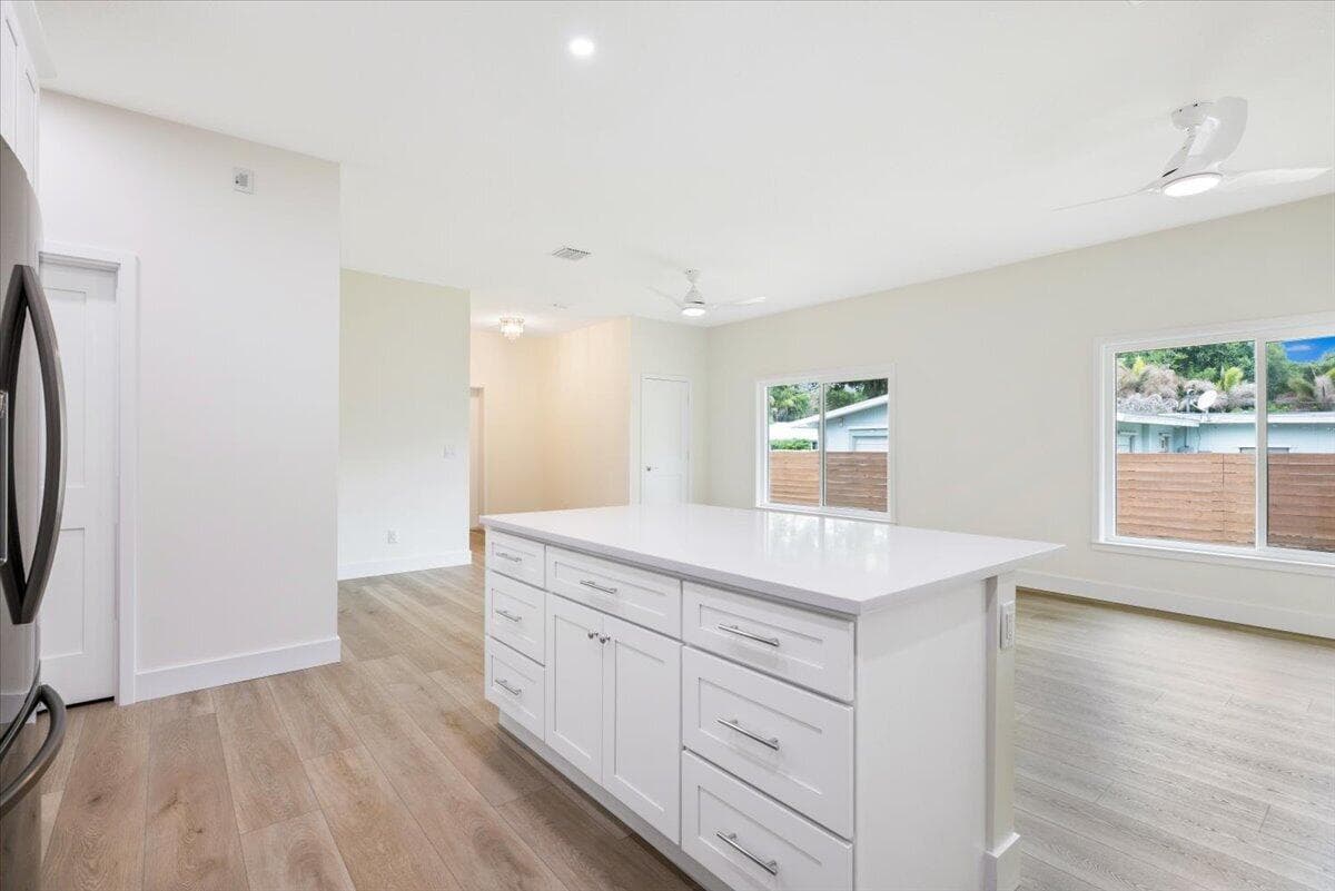 2376 28th Avenue SW, Vero Beach, FL 32968 — photo 13 of 43
