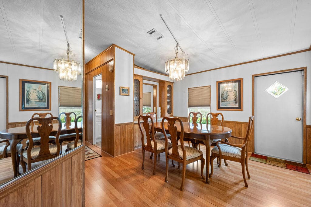 7894 SE Saratoga Drive E, Hobe Sound, FL 33455 — photo 13 of 35