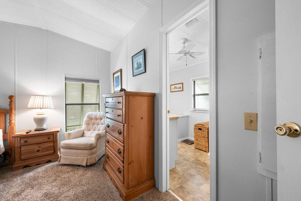 7894 SE Saratoga Drive E, Hobe Sound, FL 33455 — photo 27 of 35