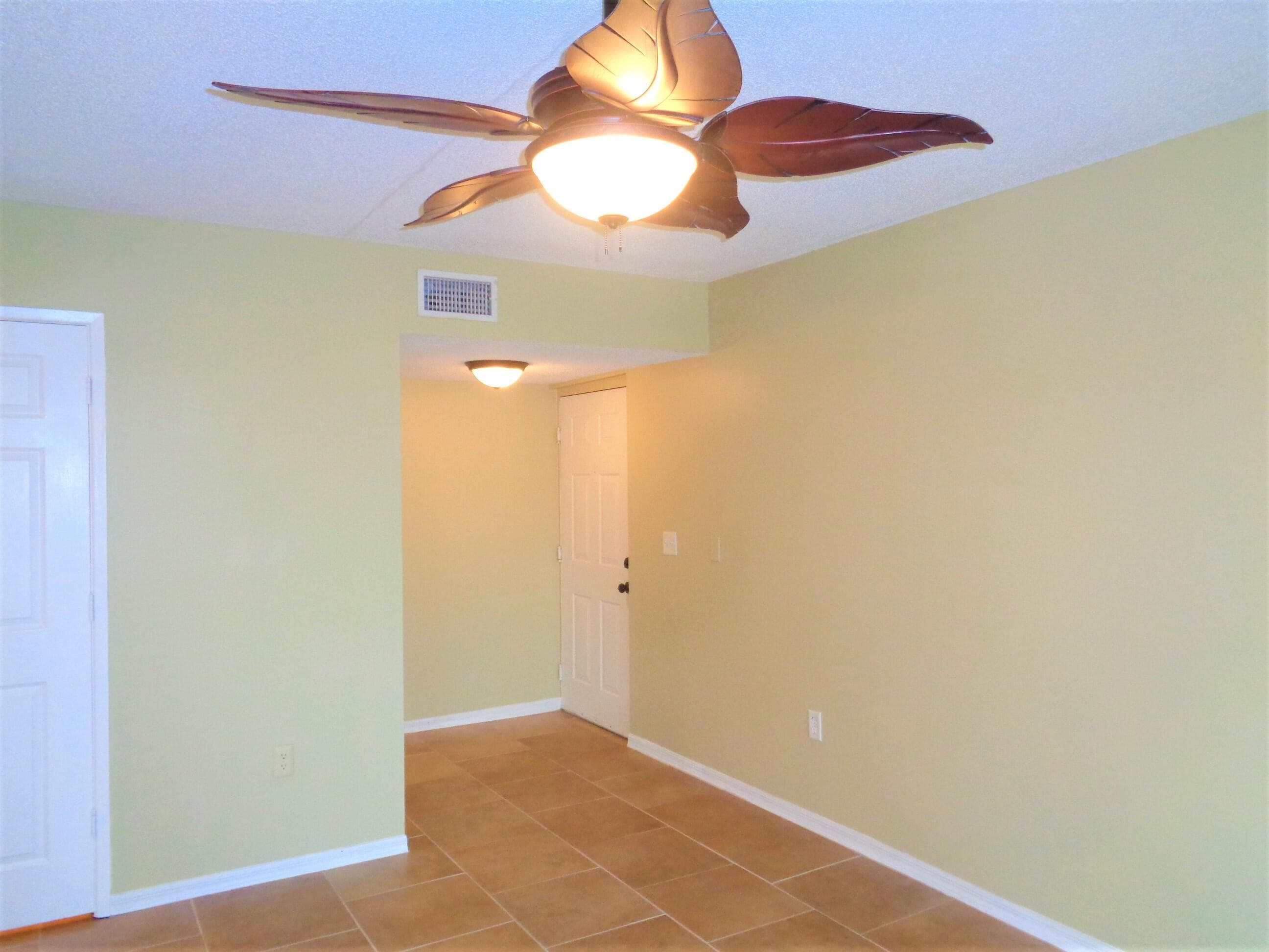 1650 N 42nd Circle 206, Vero Beach, FL 32967 — photo 3 of 50